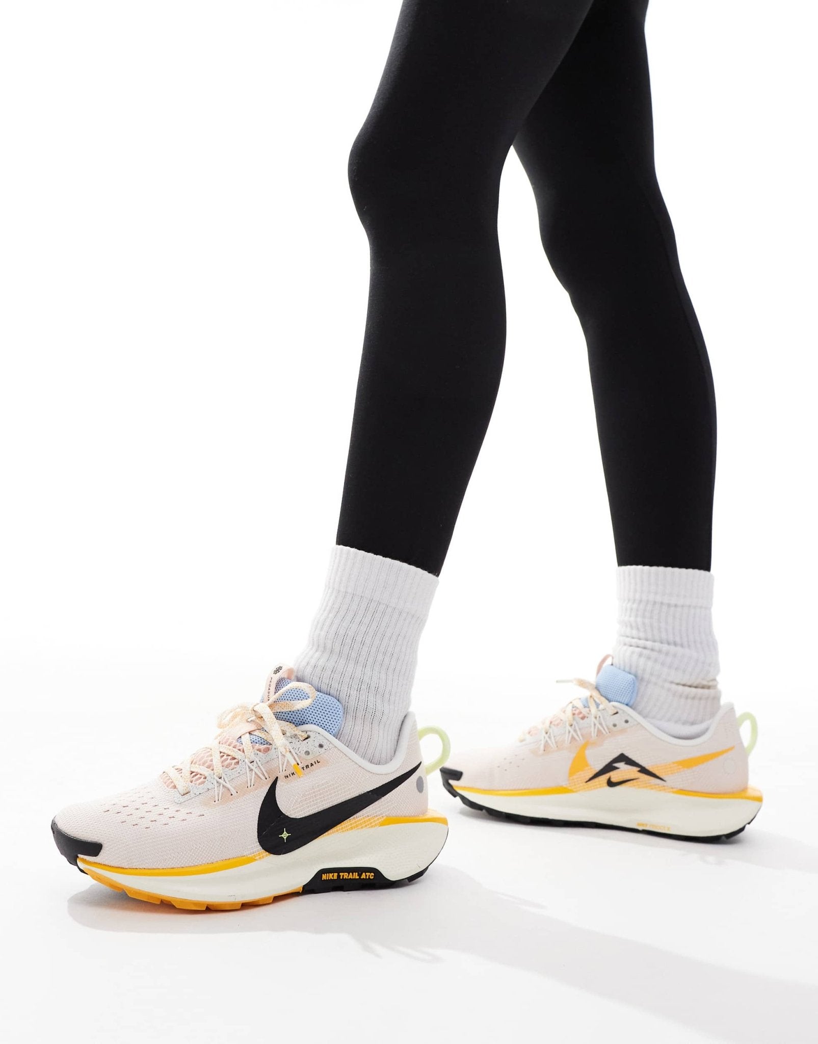 Nike Running ReactX Pegasus Trail 5 trainers in white and yellow - ASOS Sample Sale EU Store