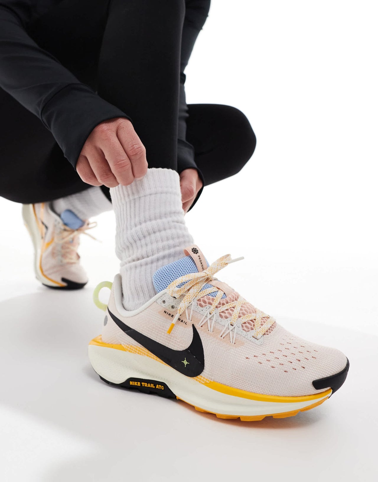 Nike Running ReactX Pegasus Trail 5 trainers in white and yellow - ASOS Sample Sale EU Store