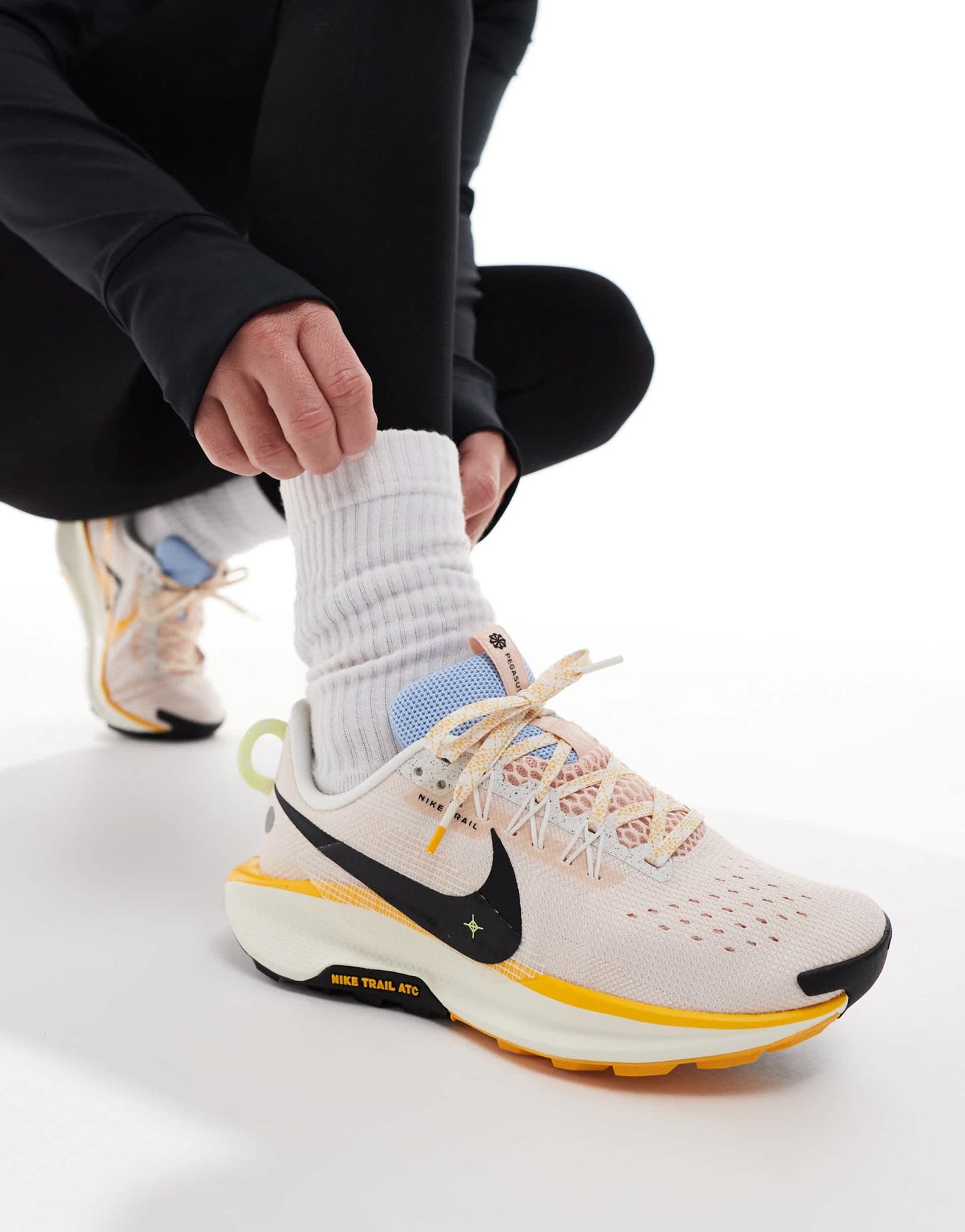 Nike Running ReactX Pegasus Trail 5 trainers in white and yellow - ASOS Sample Sale EU Store