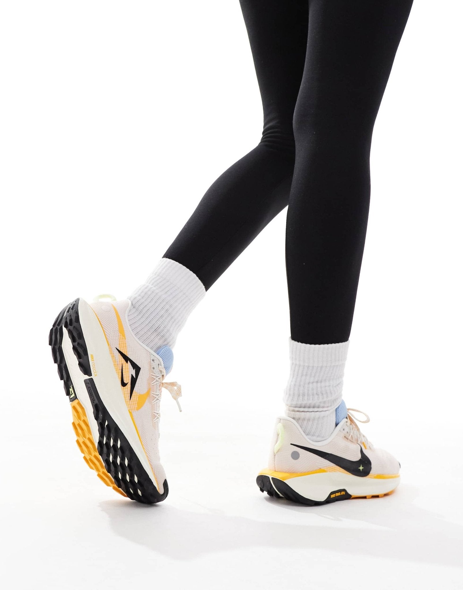 Nike Running ReactX Pegasus Trail 5 trainers in white and yellow - ASOS Sample Sale EU Store