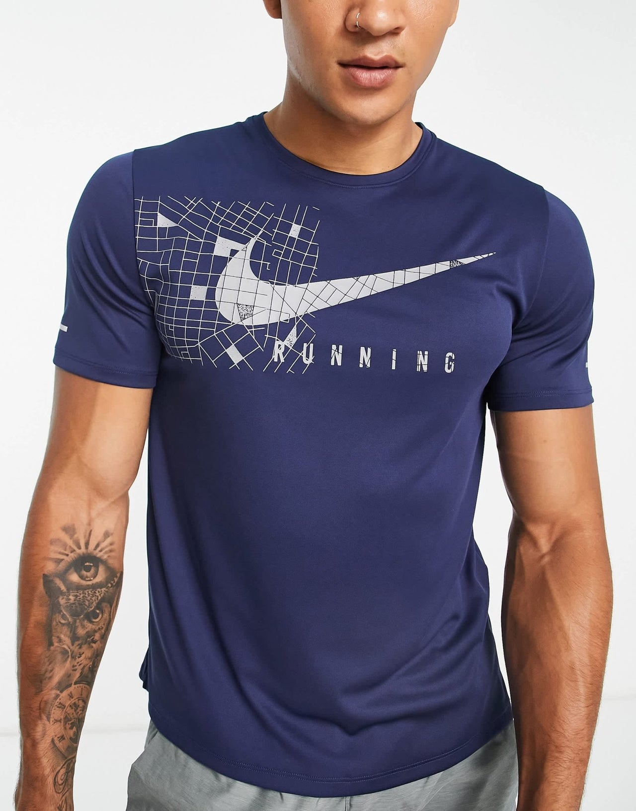 Nike Running Run Division Miler Dri - FIT reflective graphic t-shirt in navy - ASOS Sample Sale EU Store