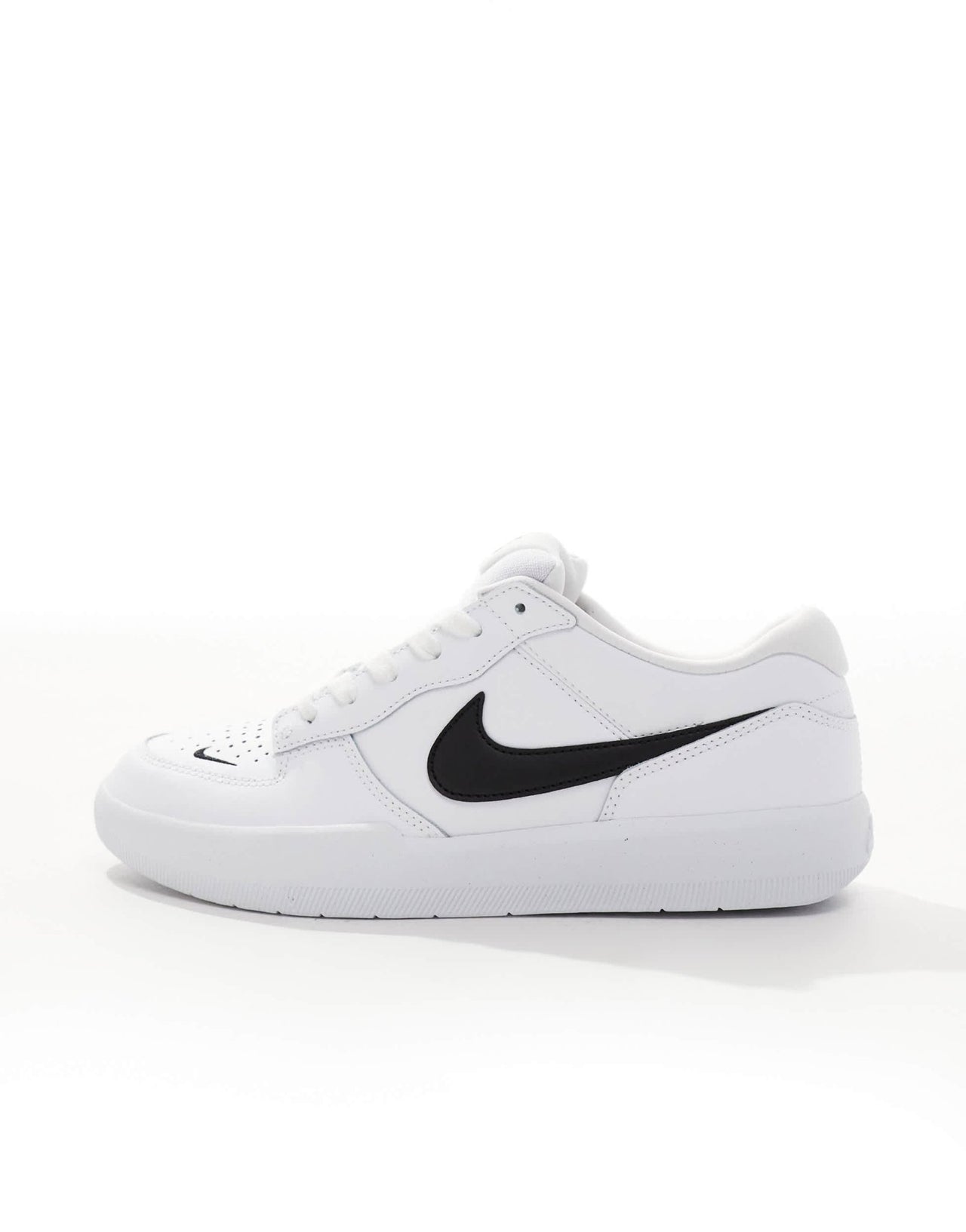 Nike SB Force 58 trainers in white and black - ASOS Sample Sale EU Store