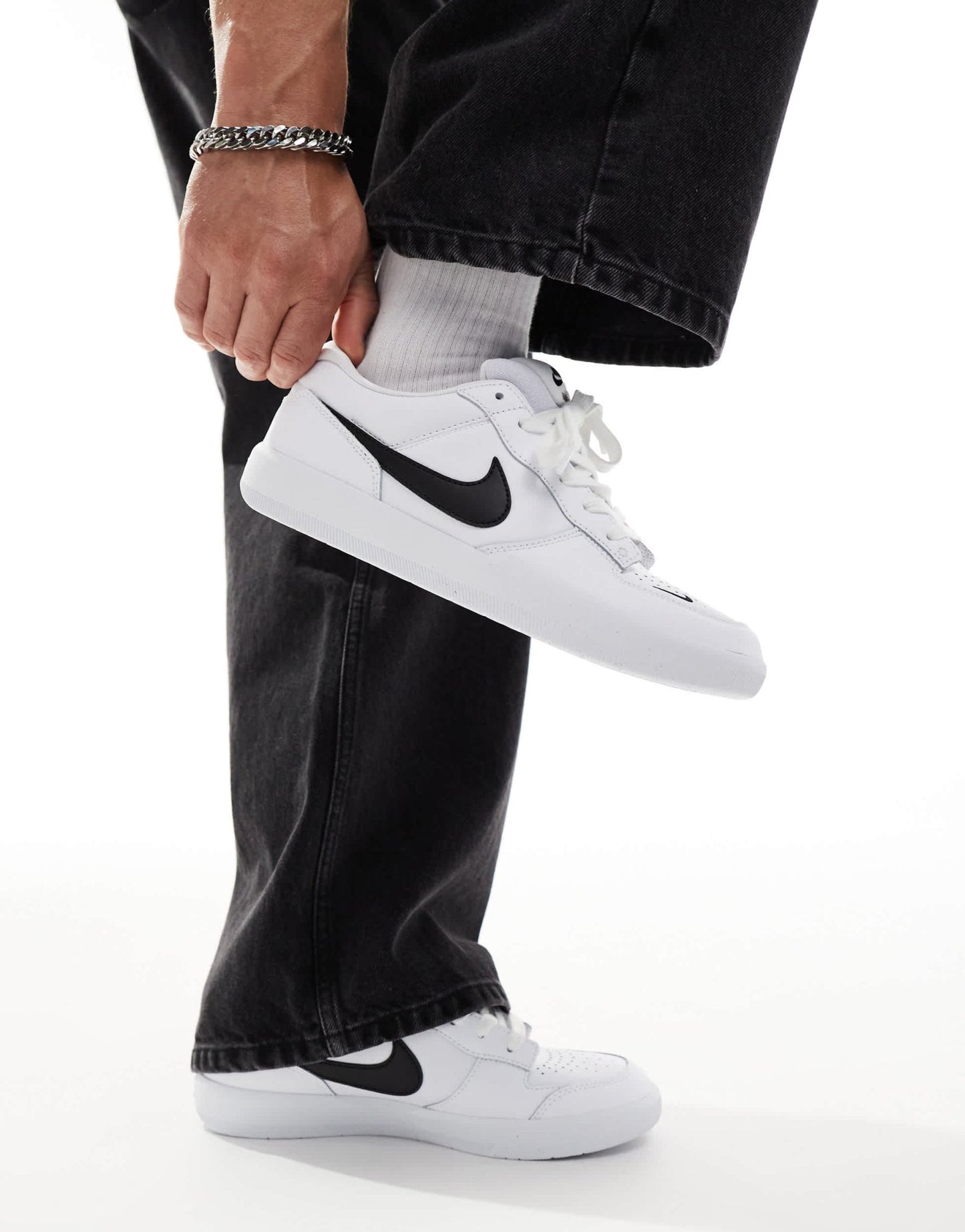 Nike SB Force 58 trainers in white and black - ASOS Sample Sale EU Store