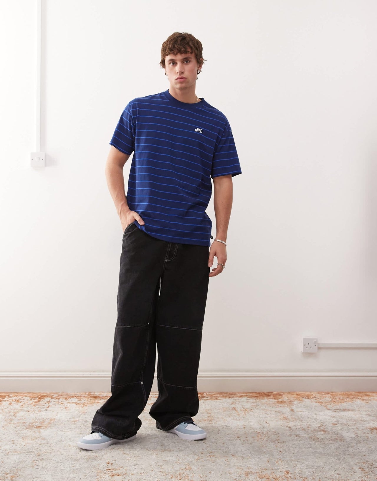 Nike SB stripe t-shirt in navy - ASOS Sample Sale EU Store