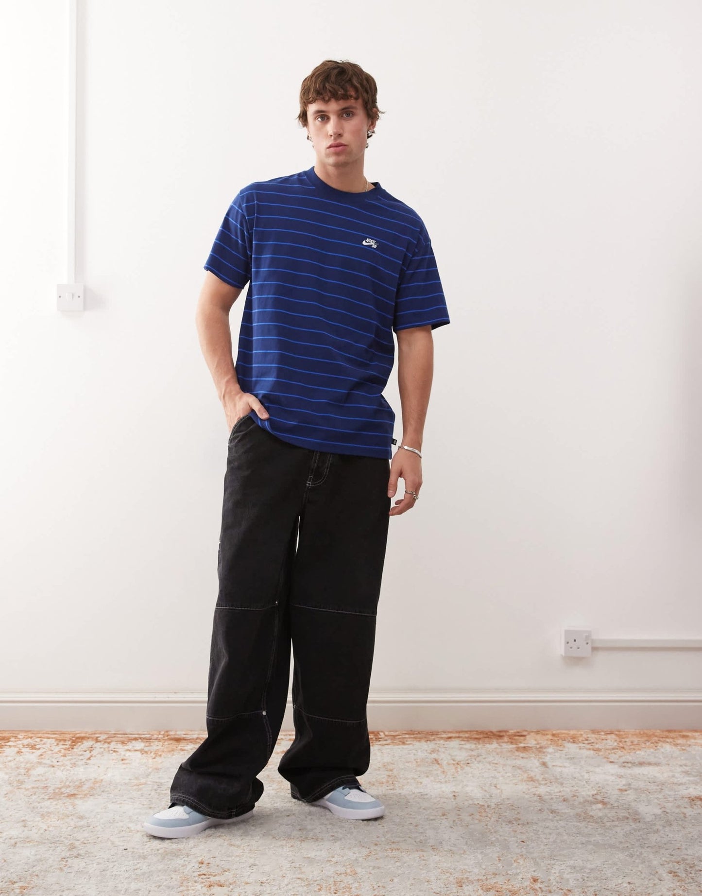 Nike SB stripe t-shirt in navy - ASOS Sample Sale EU Store