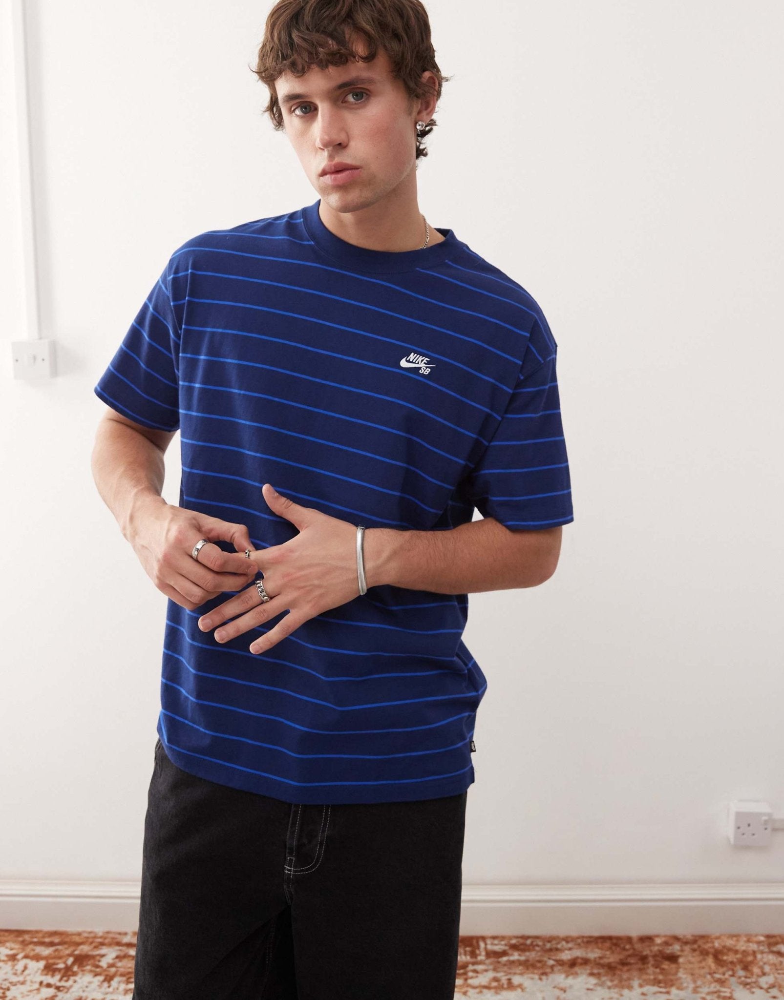 Nike SB stripe t-shirt in navy - ASOS Sample Sale EU Store