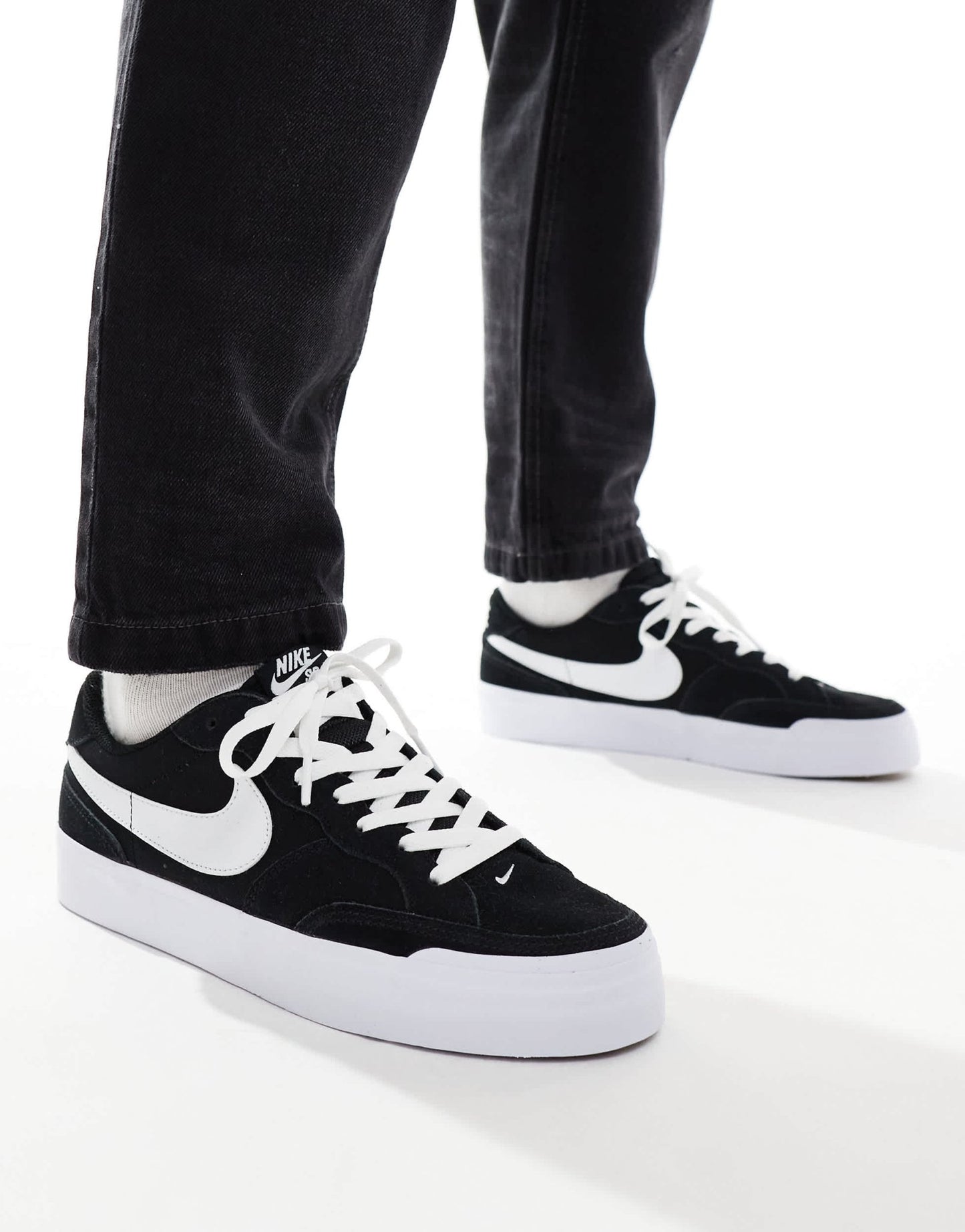 Nike SB Zoom Pogo Plus trainers in black and white - ASOS Sample Sale EU Store
