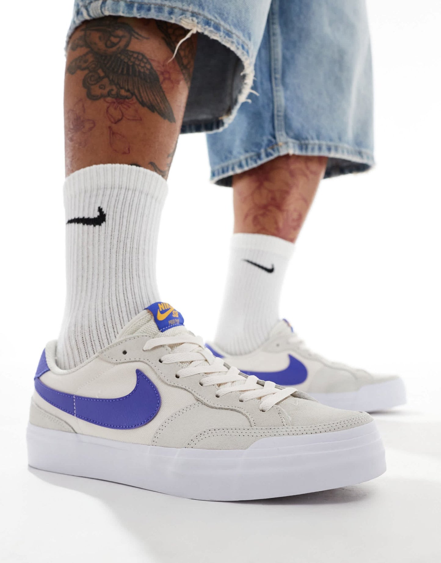 Nike SB Zoom Pogo Plus trainers in white and navy - ASOS Sample Sale EU Store