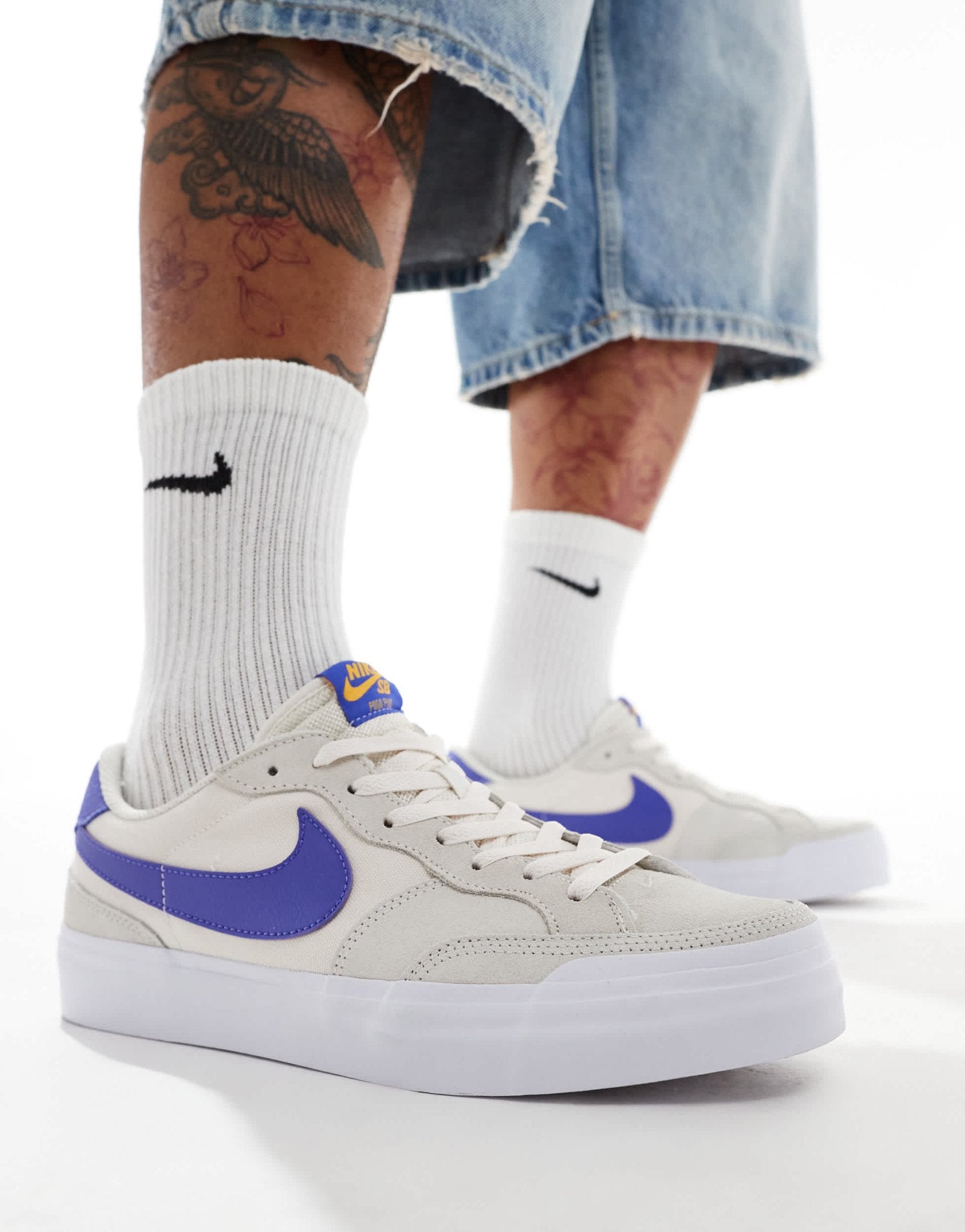 Nike SB Zoom Pogo Plus trainers in white and navy - ASOS Sample Sale EU Store