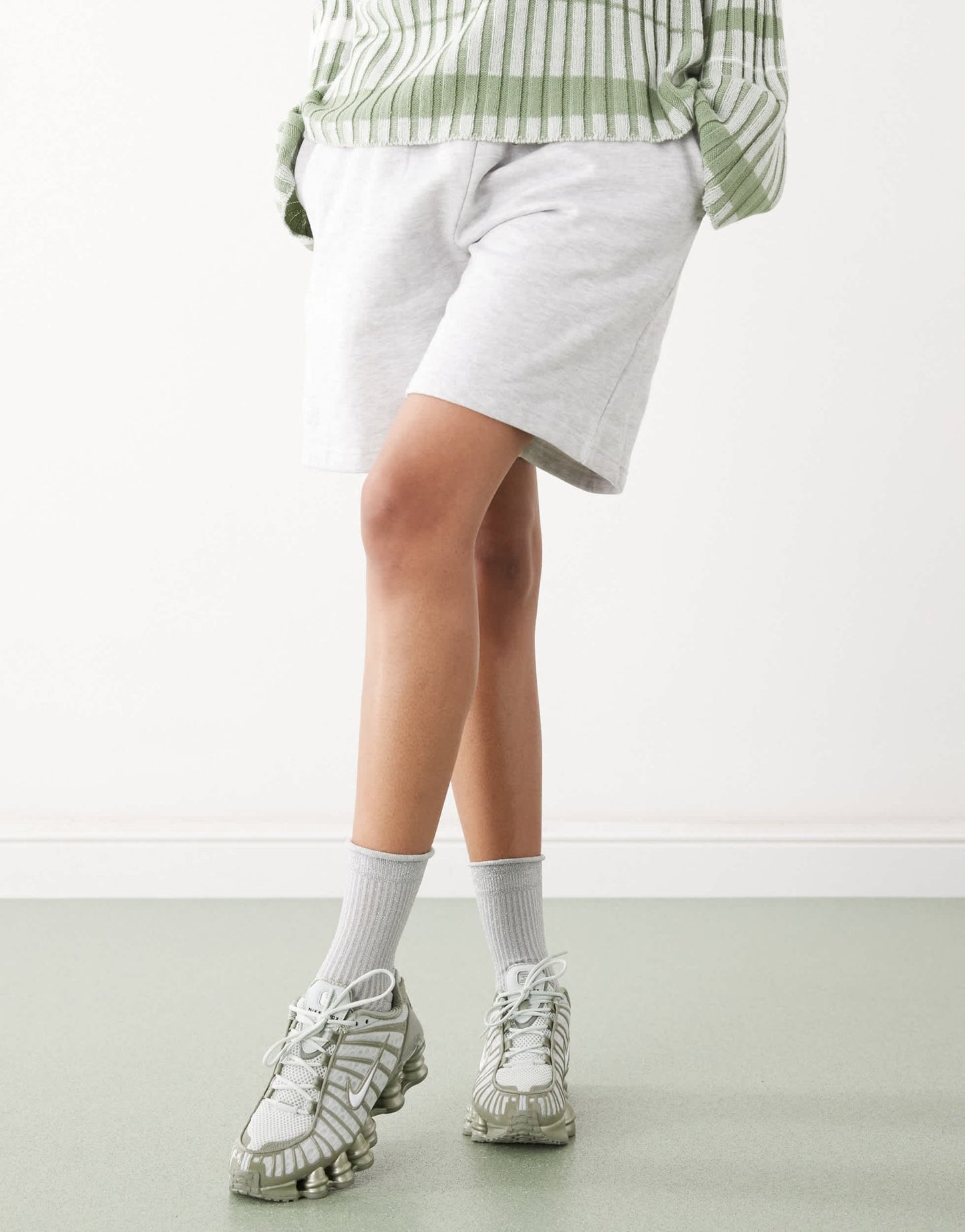 Nike Shox TL trainers in green - ASOS Sample Sale EU Store