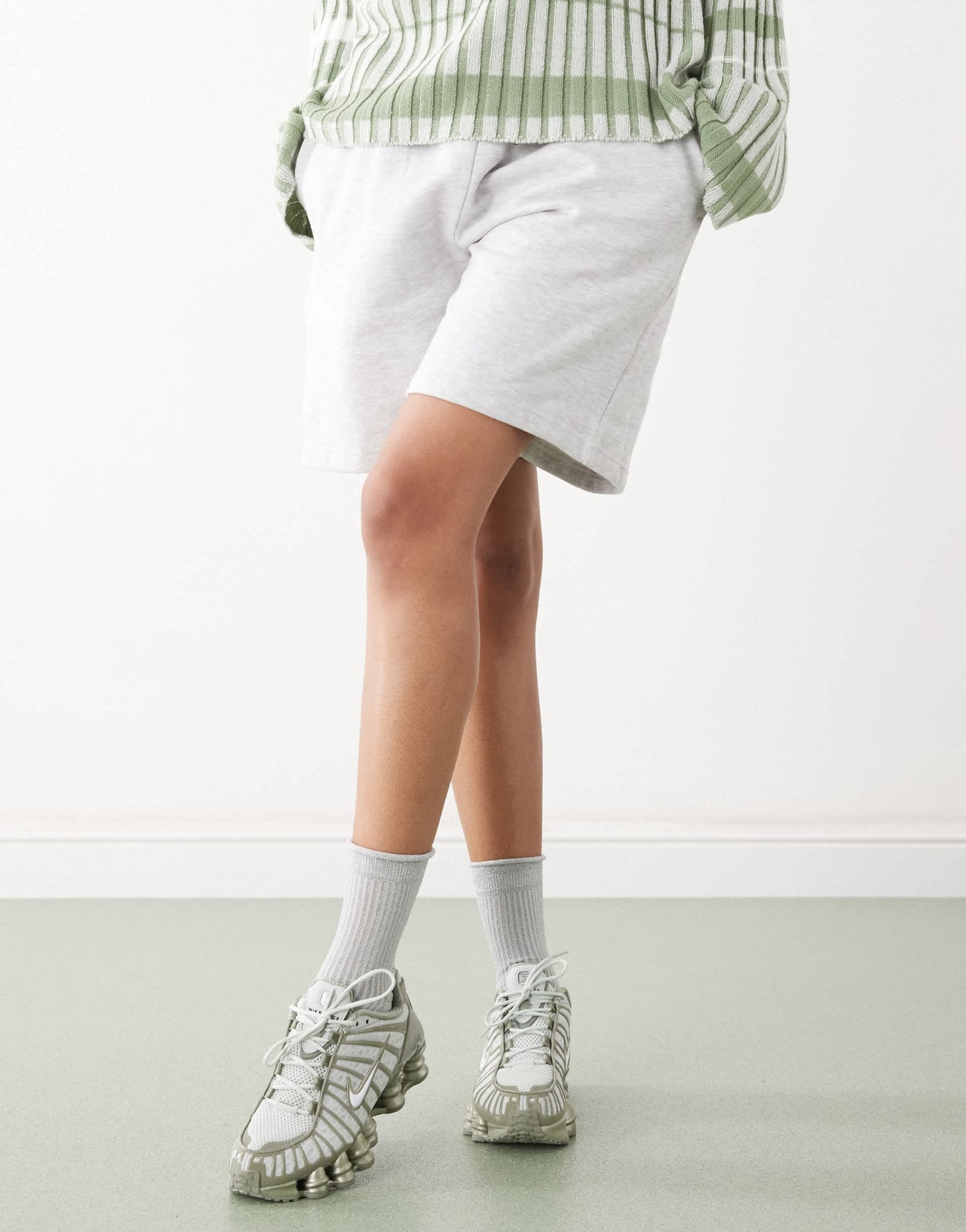 Nike Shox TL trainers in green - ASOS Sample Sale EU Store