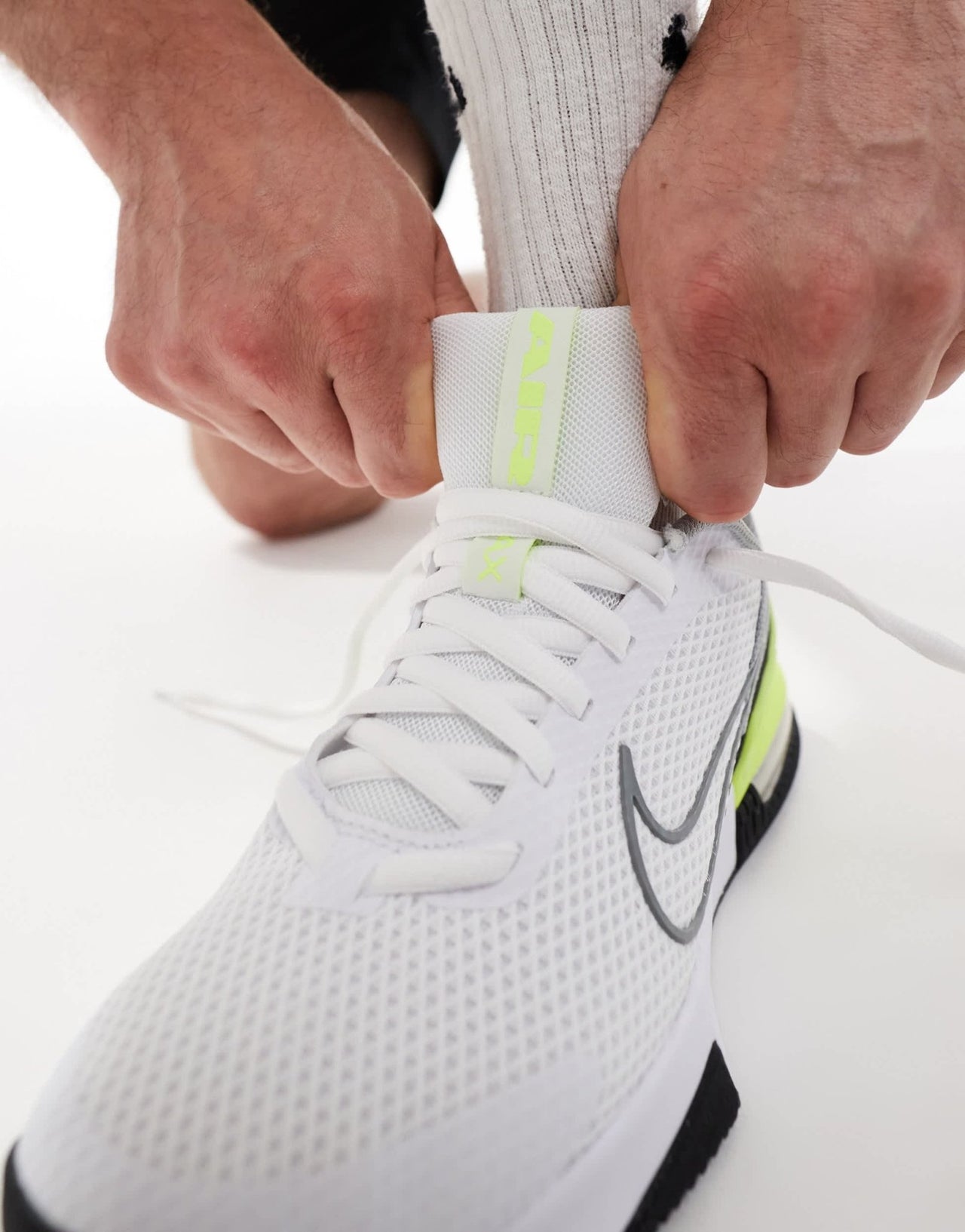 Nike Training Air Max Alpha 6 trainers in white and green - ASOS Sample Sale EU Store