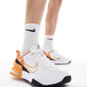 Baskets Nike Training Air Max Alpha 6 en blanc et orange
