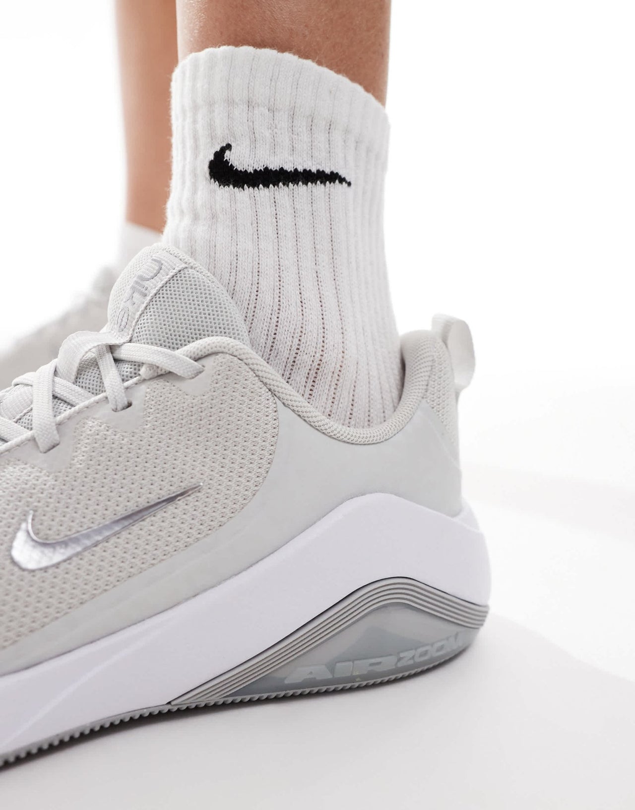 Nike Training Air Zoom Bella 7 trainers in grey and white - ASOS Sample Sale EU Store