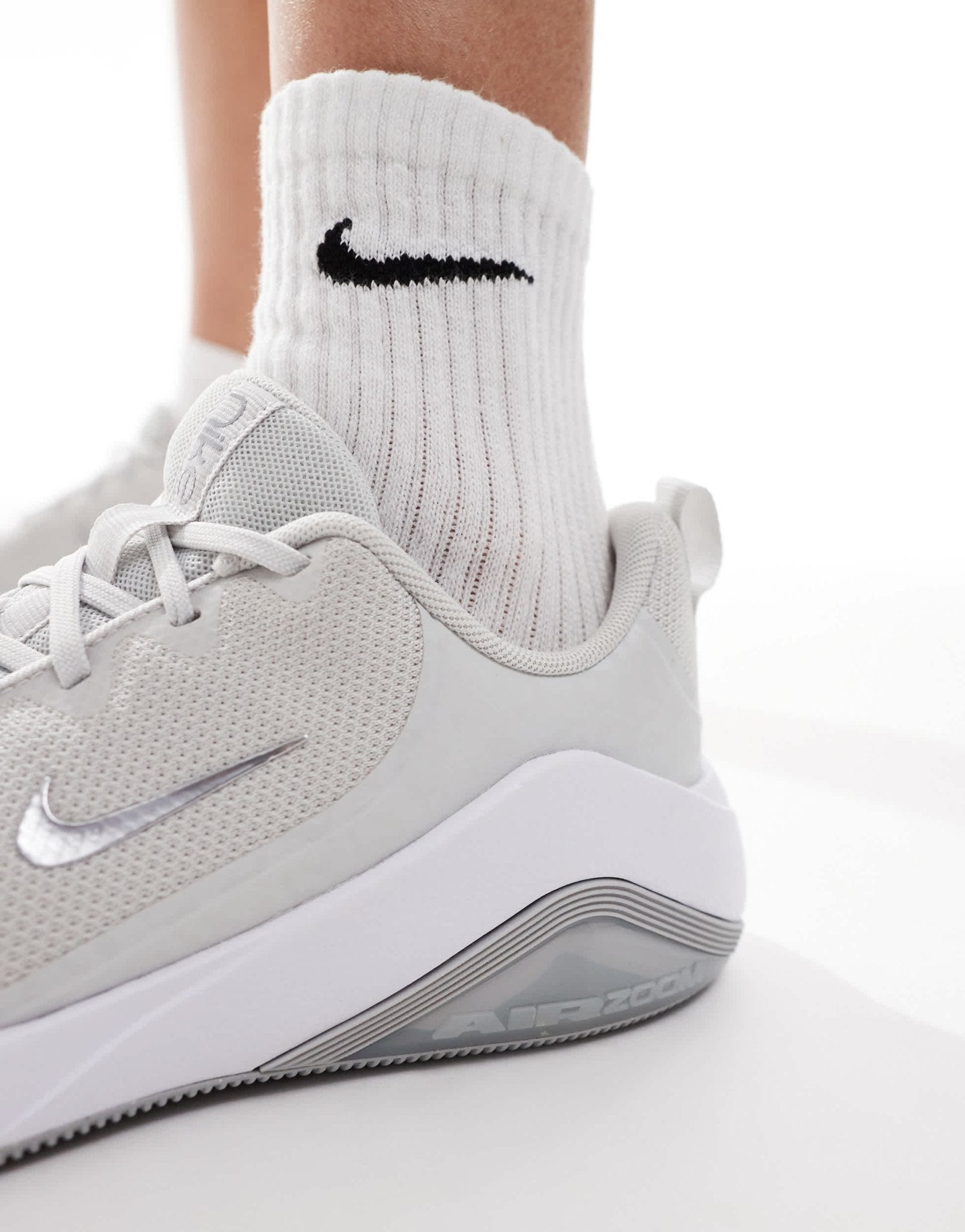 Nike Training Air Zoom Bella 7 trainers in grey and white - ASOS Sample Sale EU Store