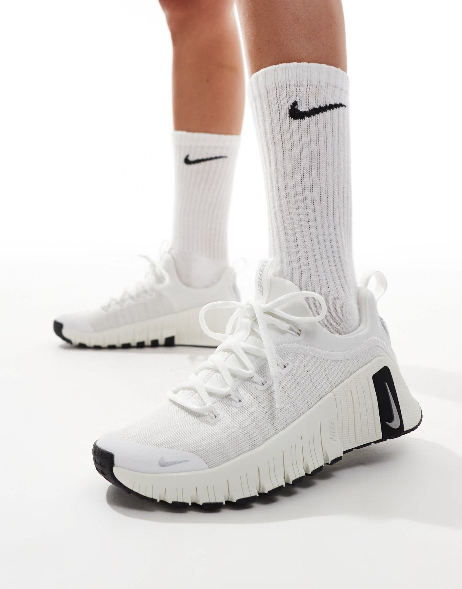 Nike Training Free Metcon 6 trainers in white and glitter - ASOS Sample Sale EU Store