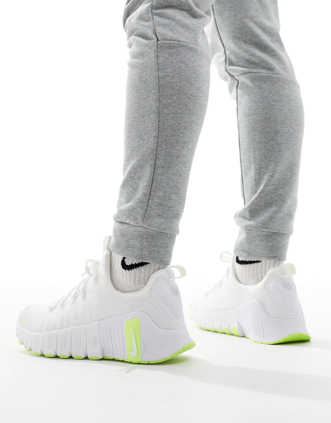 Nike Training Free Metcon 6 trainers in white and green - ASOS Sample Sale EU Store