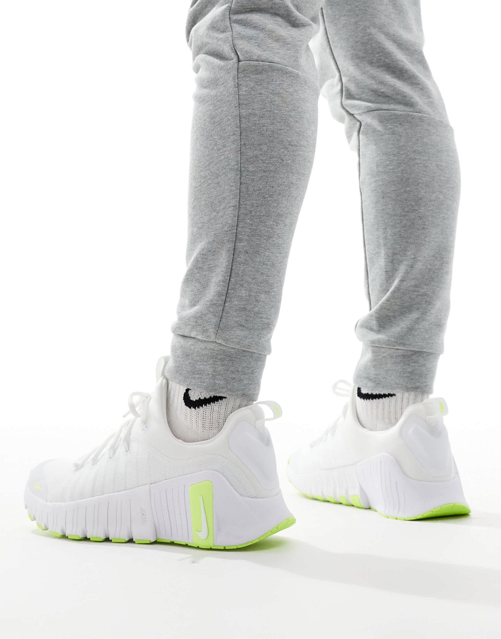 Nike Training Free Metcon 6 trainers in white and green - ASOS Sample Sale EU Store