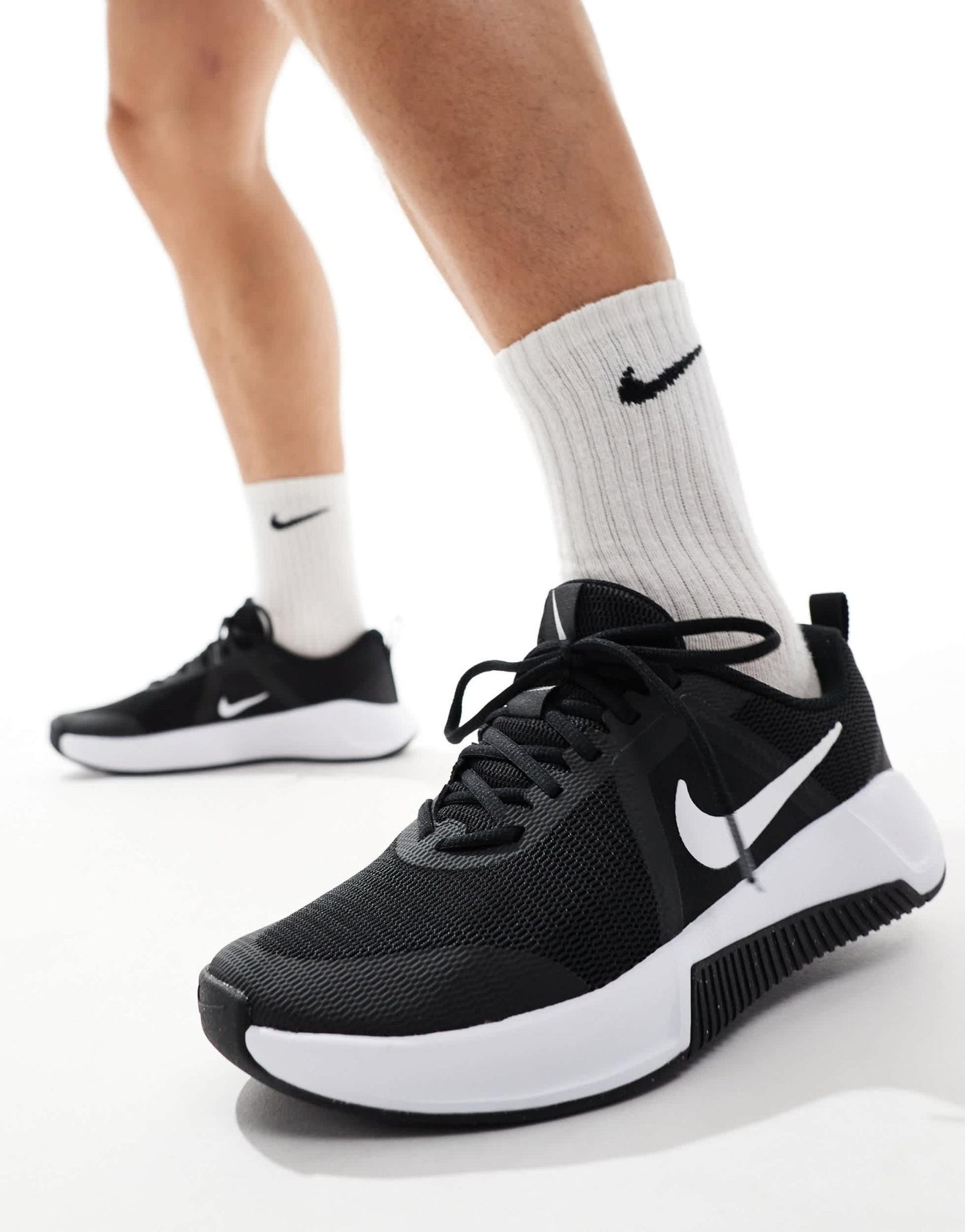 Nike Training MC 3 trainers in black and white - ASOS Sample Sale EU Store
