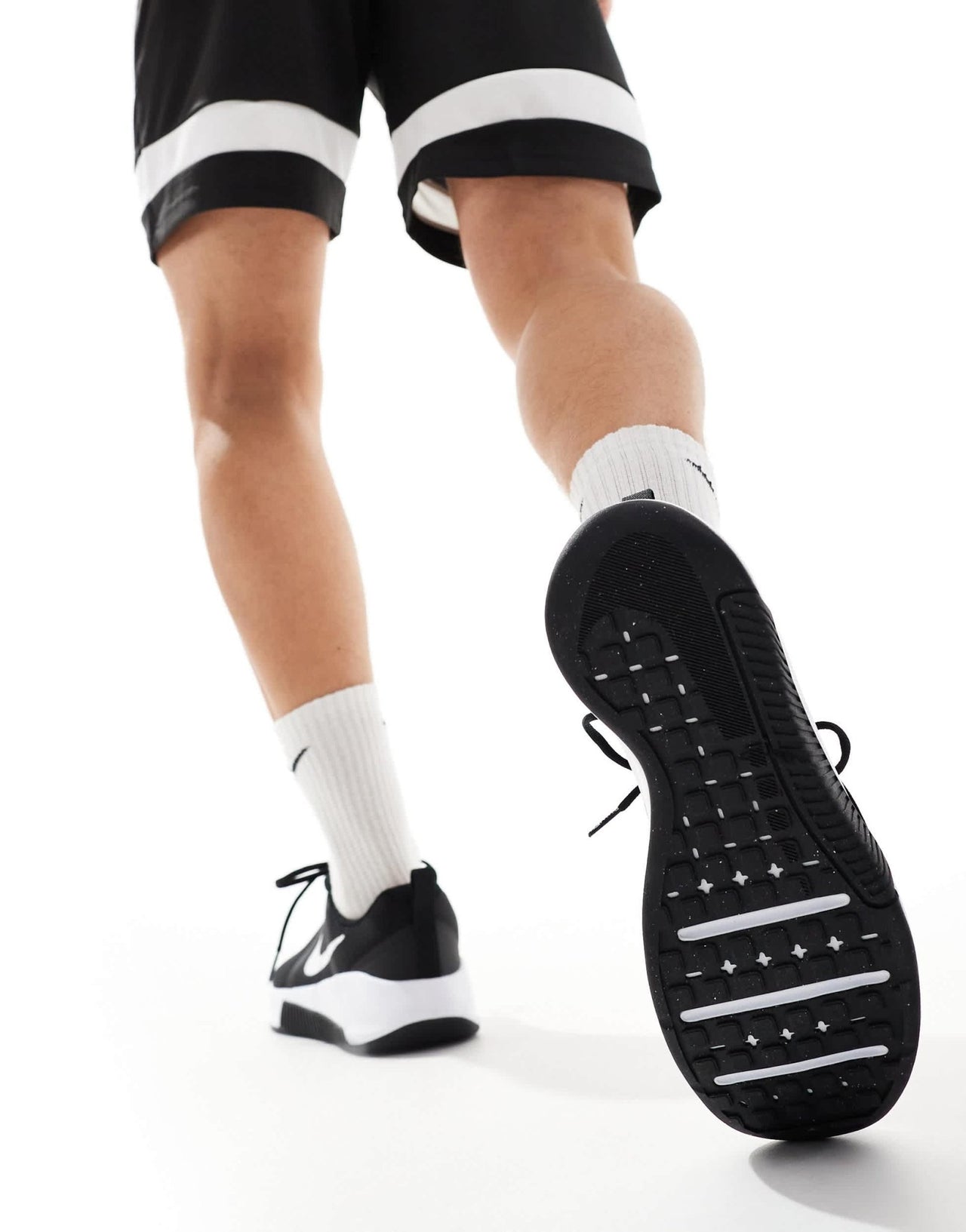 Nike Training MC 3 trainers in black and white - ASOS Sample Sale EU Store