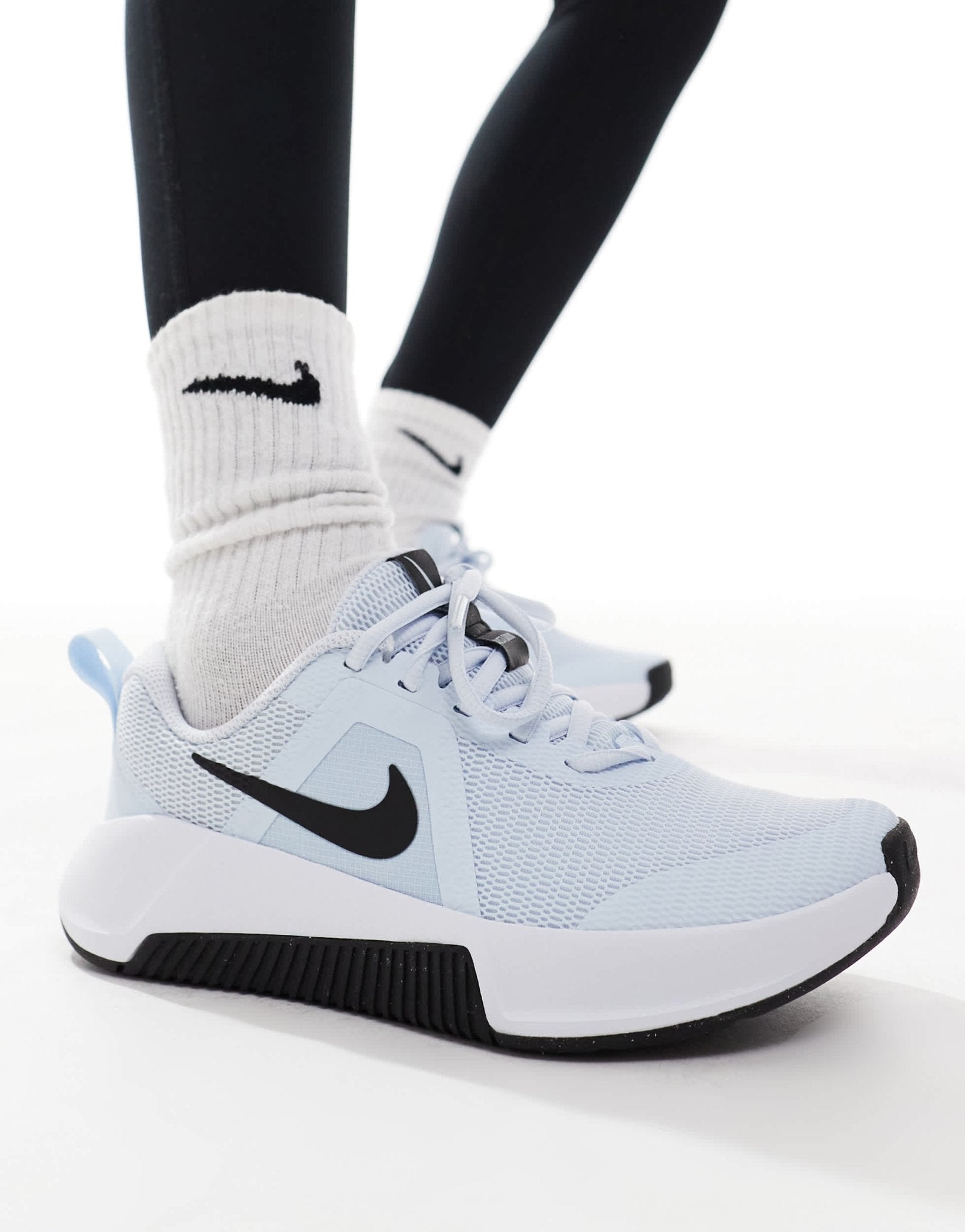 Nike Training MC 3 trainers in blue and white - ASOS Sample Sale EU Store