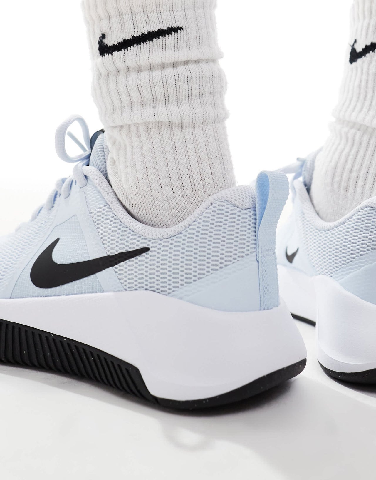 Nike Training MC 3 trainers in blue and white - ASOS Sample Sale EU Store