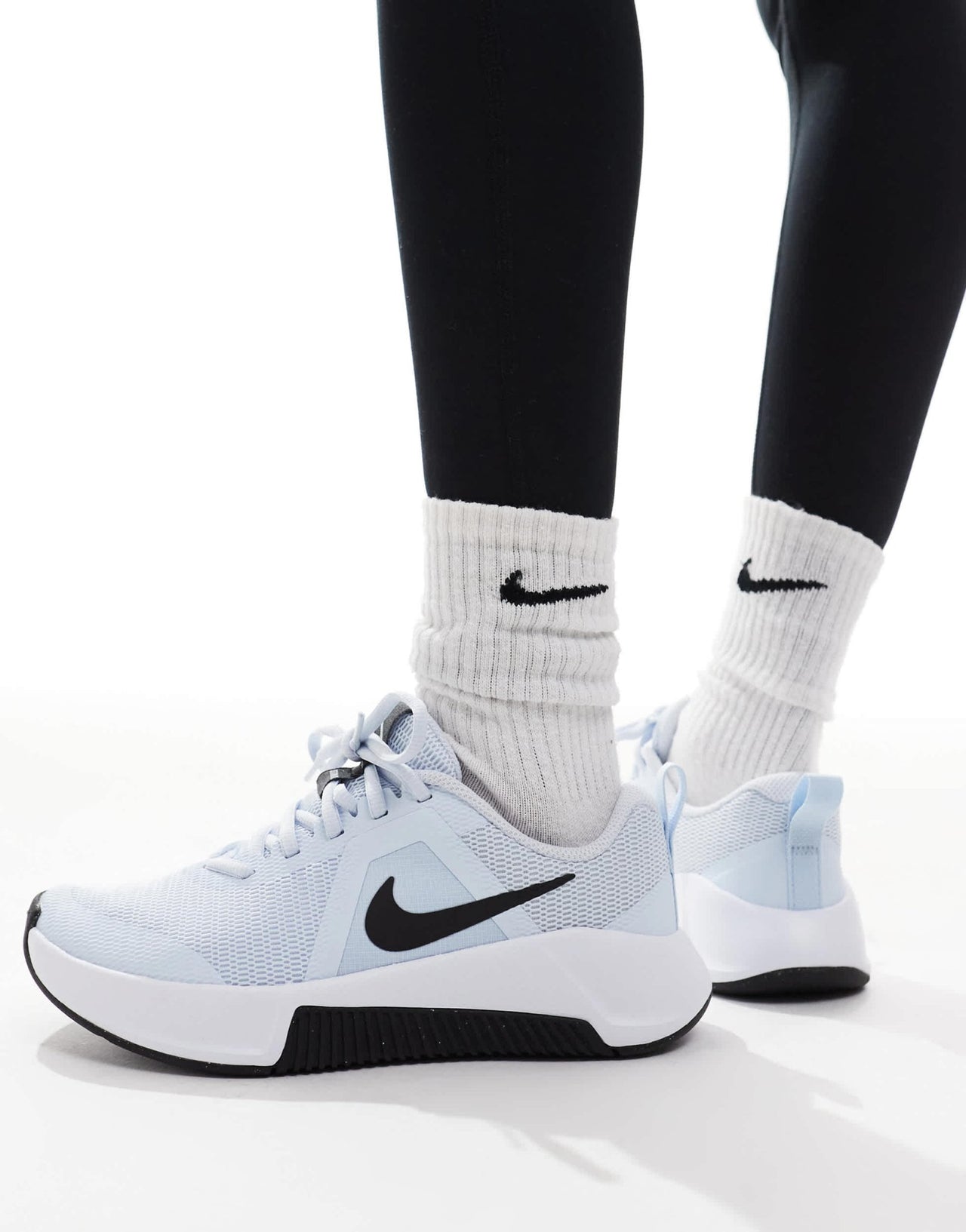 Nike Training MC 3 trainers in blue and white - ASOS Sample Sale EU Store