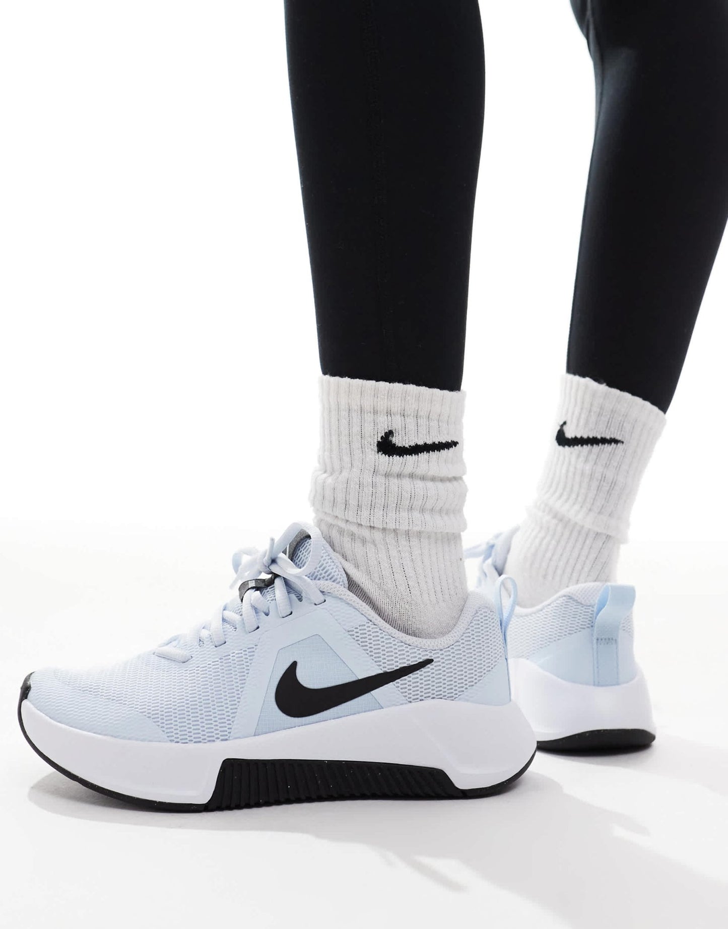 Nike Training MC 3 trainers in blue and white - ASOS Sample Sale EU Store
