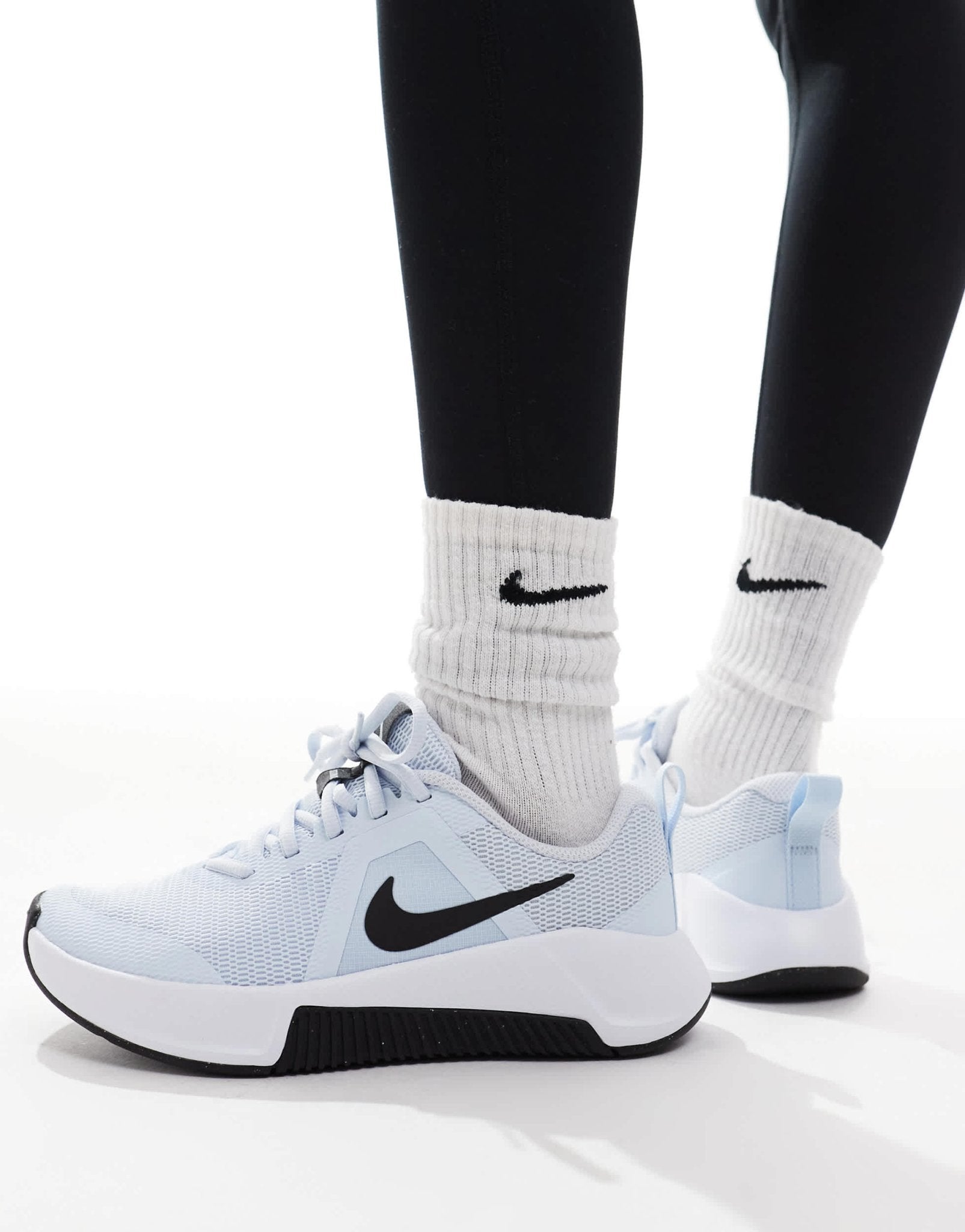 Nike Training MC 3 trainers in blue and white - ASOS Sample Sale EU Store