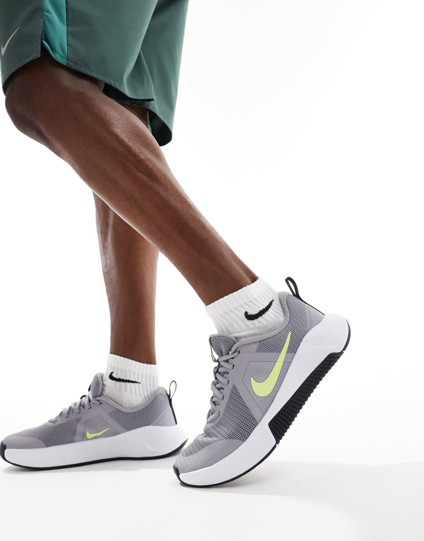 Nike Training MC 3 trainers in grey - ASOS Sample Sale EU Store