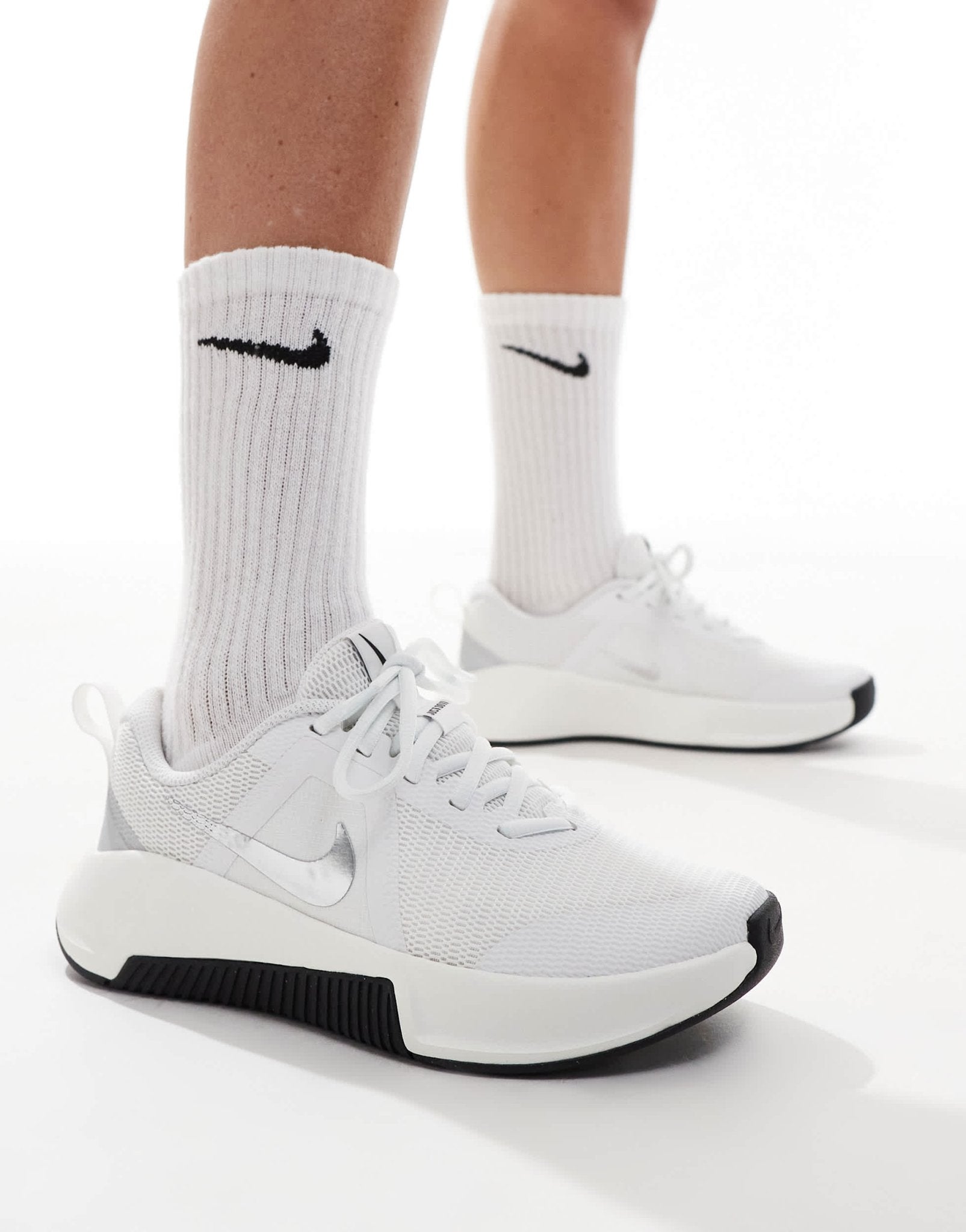 Nike Training MC 3 trainers in white and silver - ASOS Sample Sale EU Store