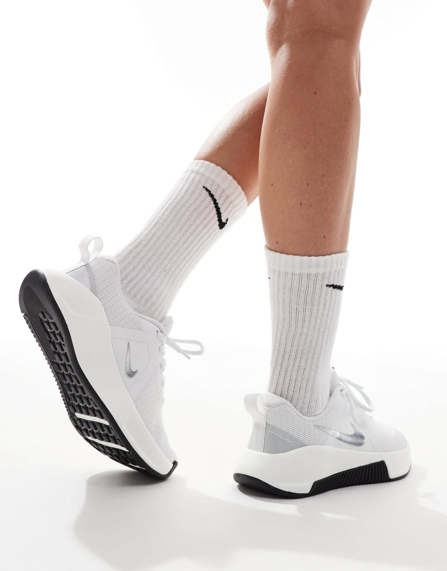 Nike Training MC 3 trainers in white and silver - ASOS Sample Sale EU Store