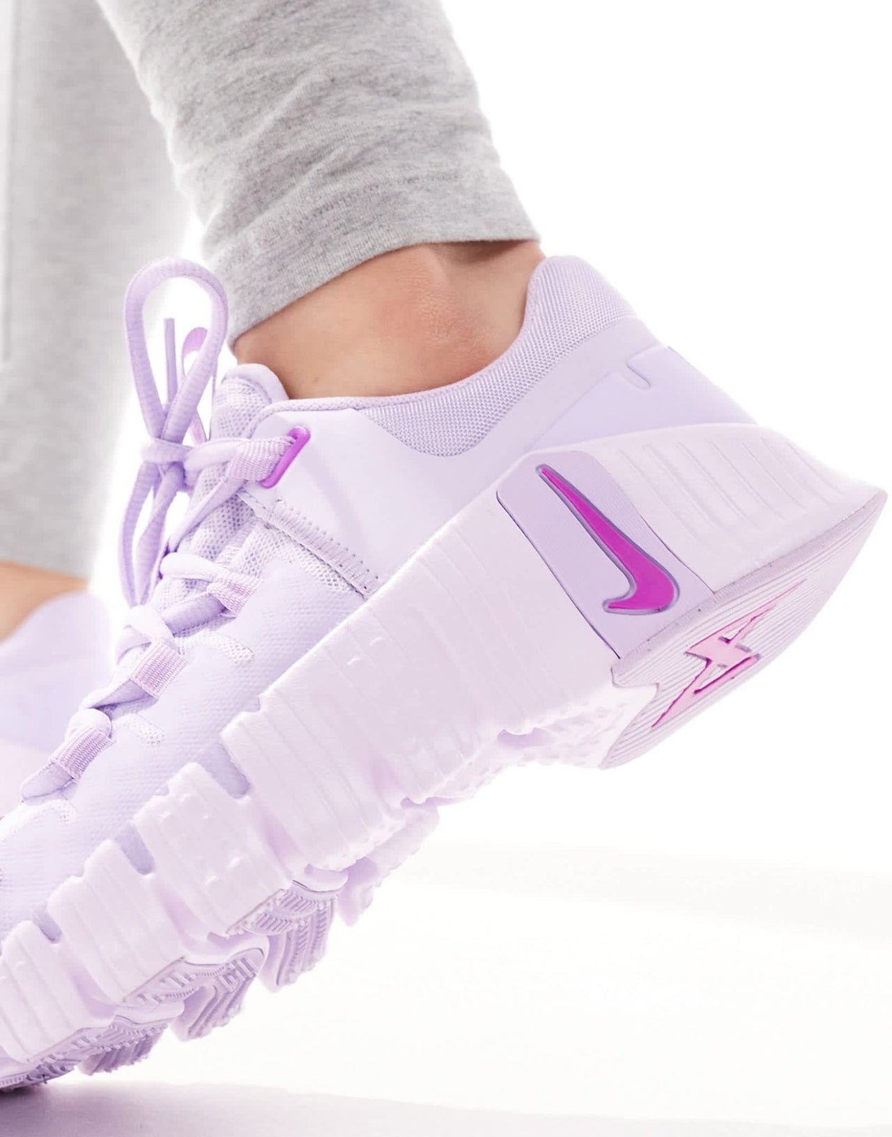 Nike Training Metcon 5 trainers in lilac - ASOS Sample Sale EU Store