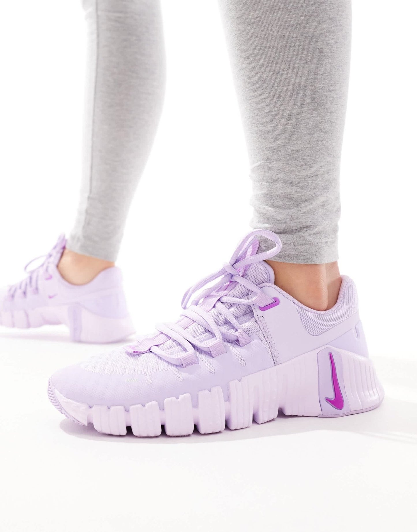 Nike Training Metcon 5 trainers in lilac - ASOS Sample Sale EU Store