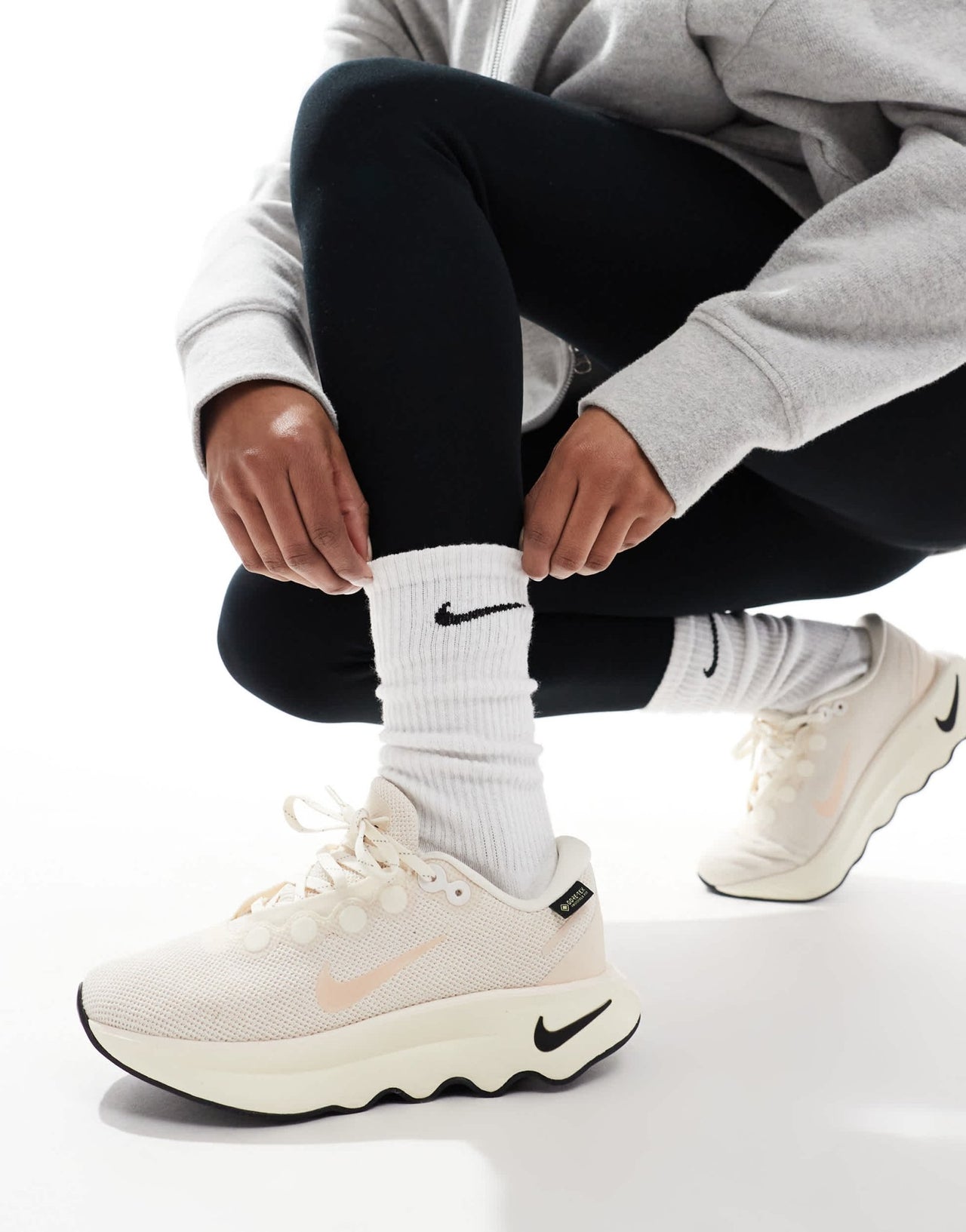 Nike Training Motiva GORE - TEX trainers in off white - ASOS Sample Sale EU Store