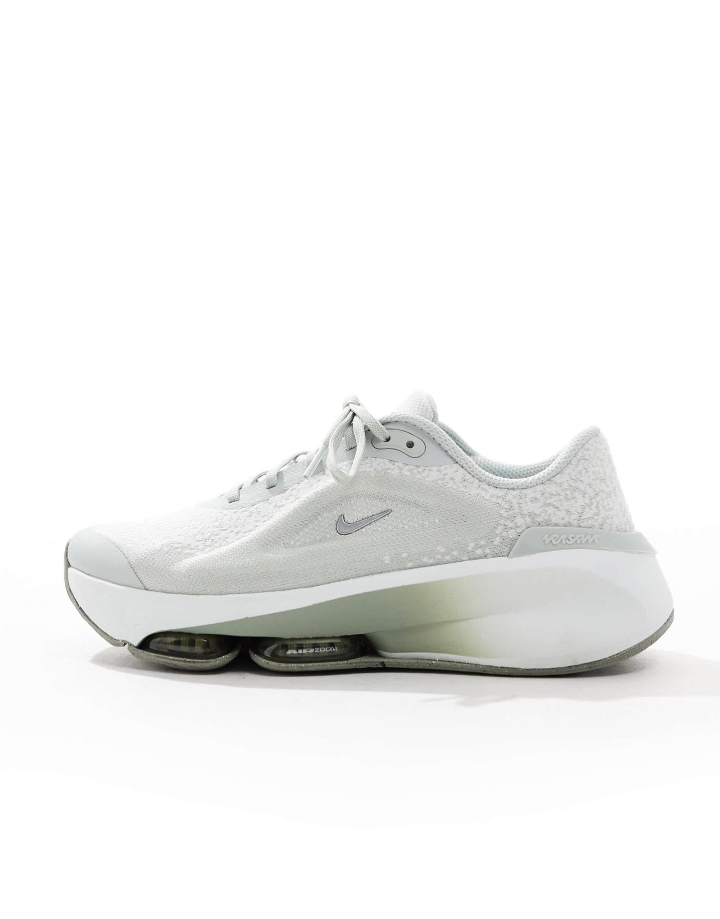 Nike Training Versair trainers in light grey - ASOS Sample Sale EU Store