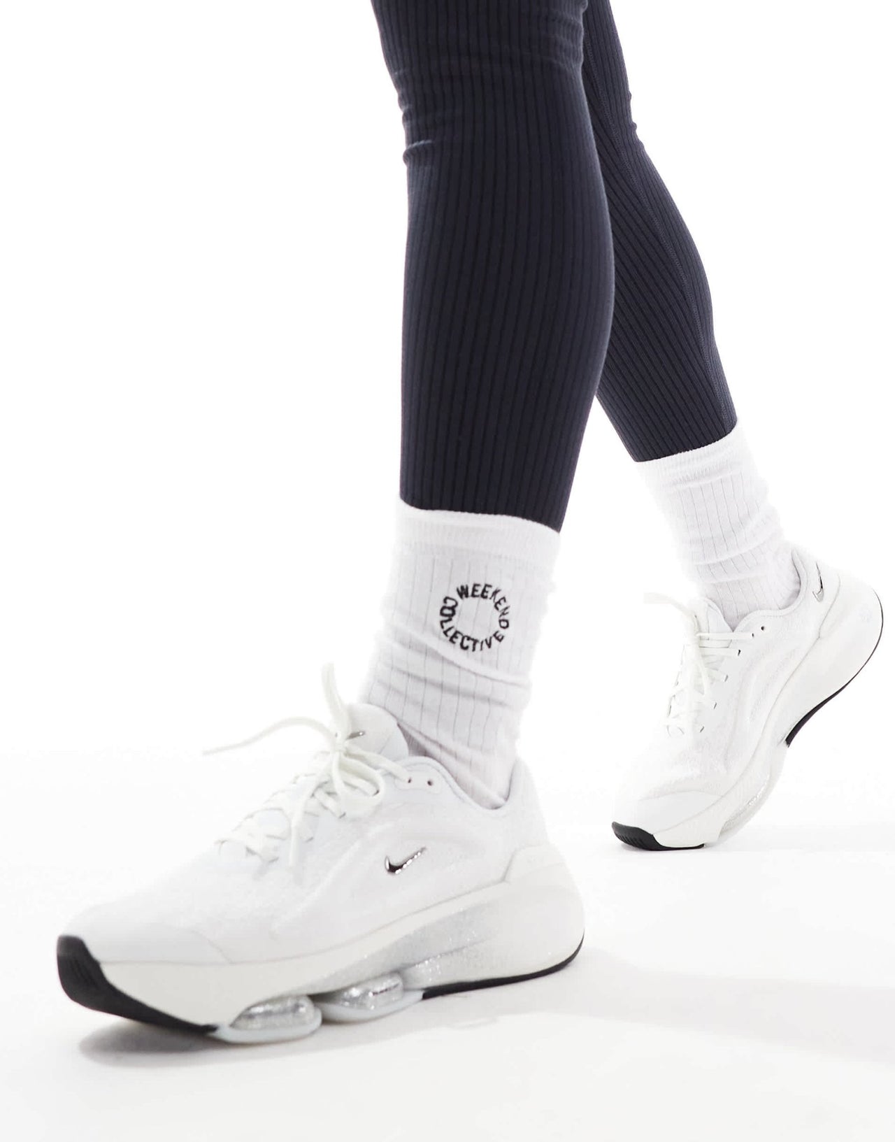 Nike Training Versair trainers in white and glitter - ASOS Sample Sale EU Store