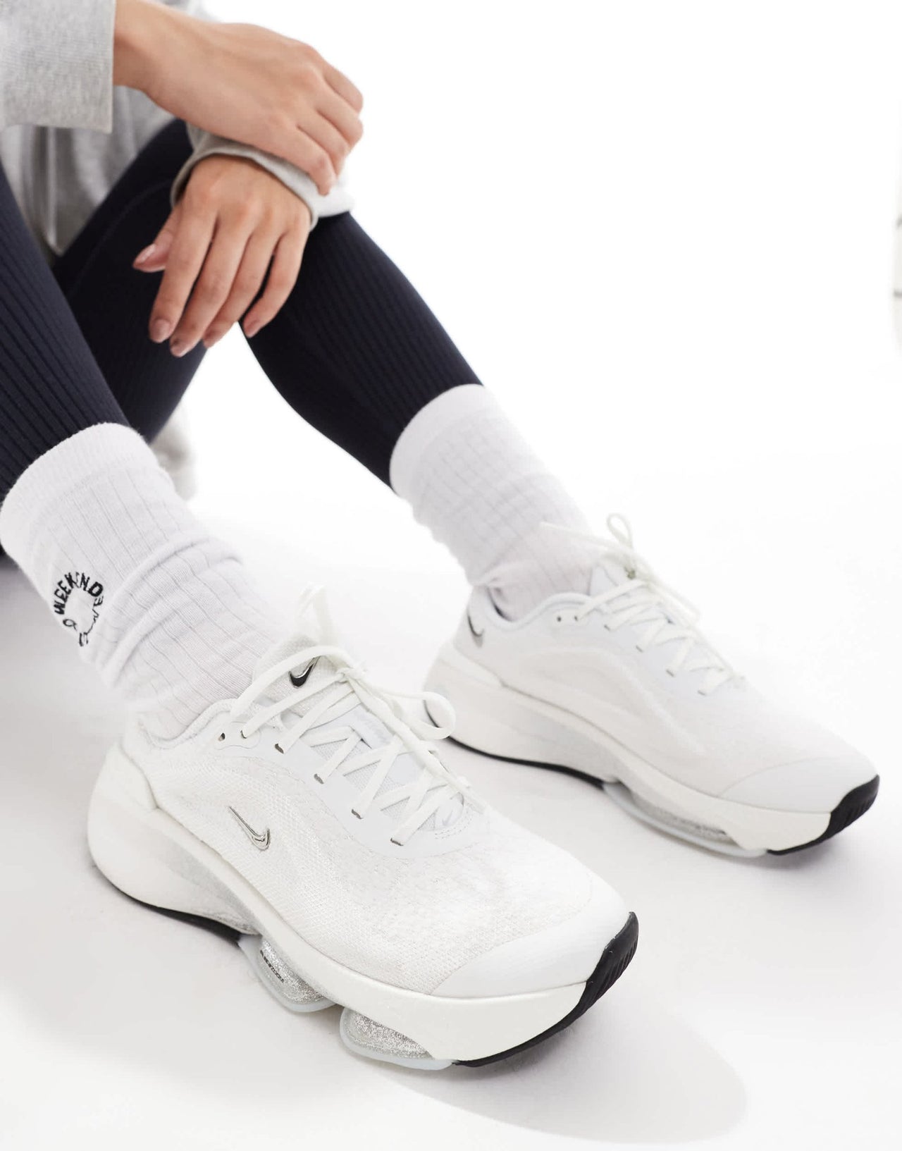 Nike Training Versair trainers in white and glitter - ASOS Sample Sale EU Store