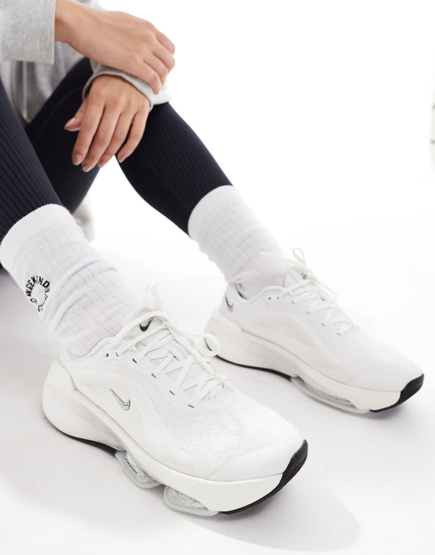 Nike Training Versair trainers in white and glitter - ASOS Sample Sale EU Store