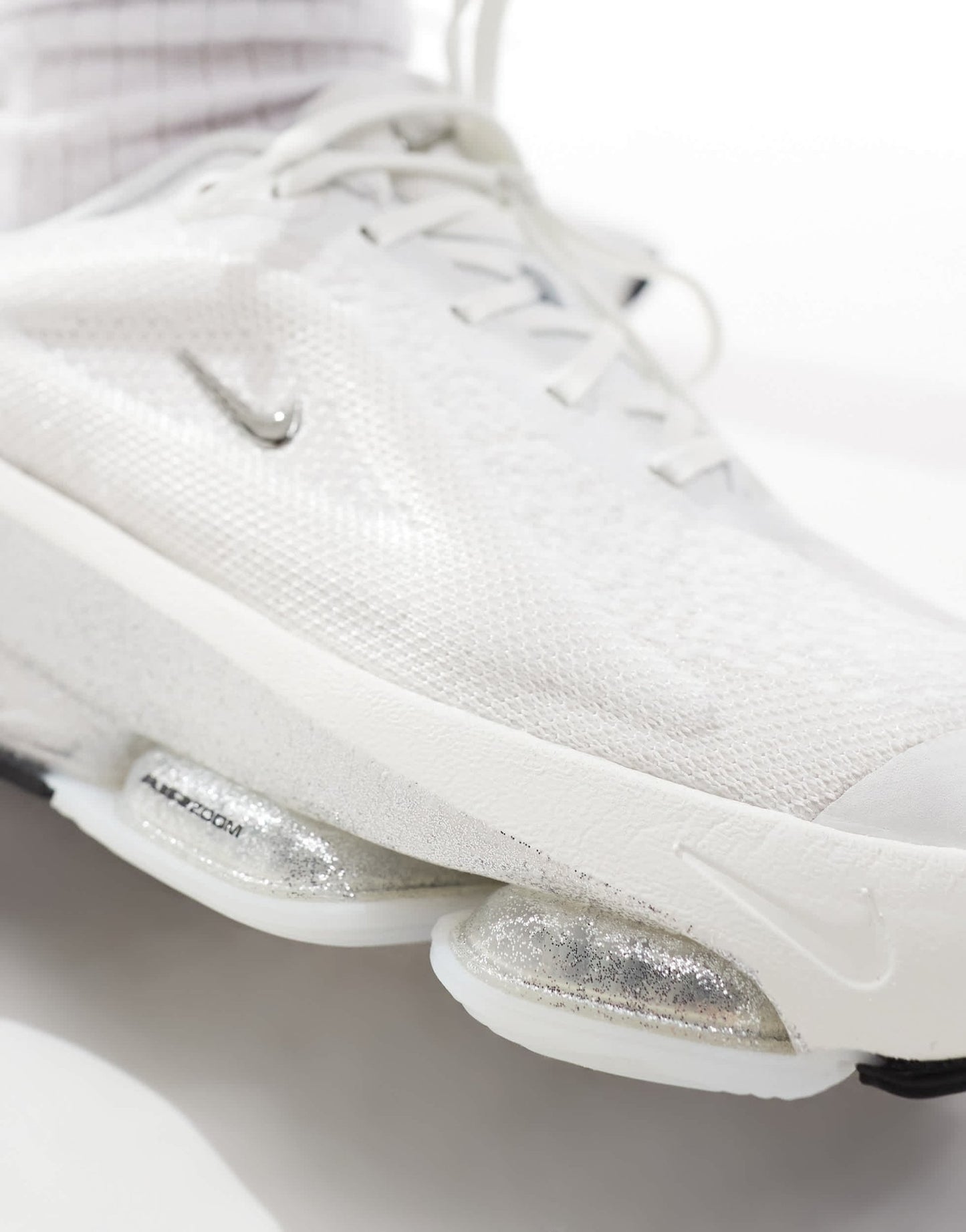 Nike Training Versair trainers in white and glitter - ASOS Sample Sale EU Store