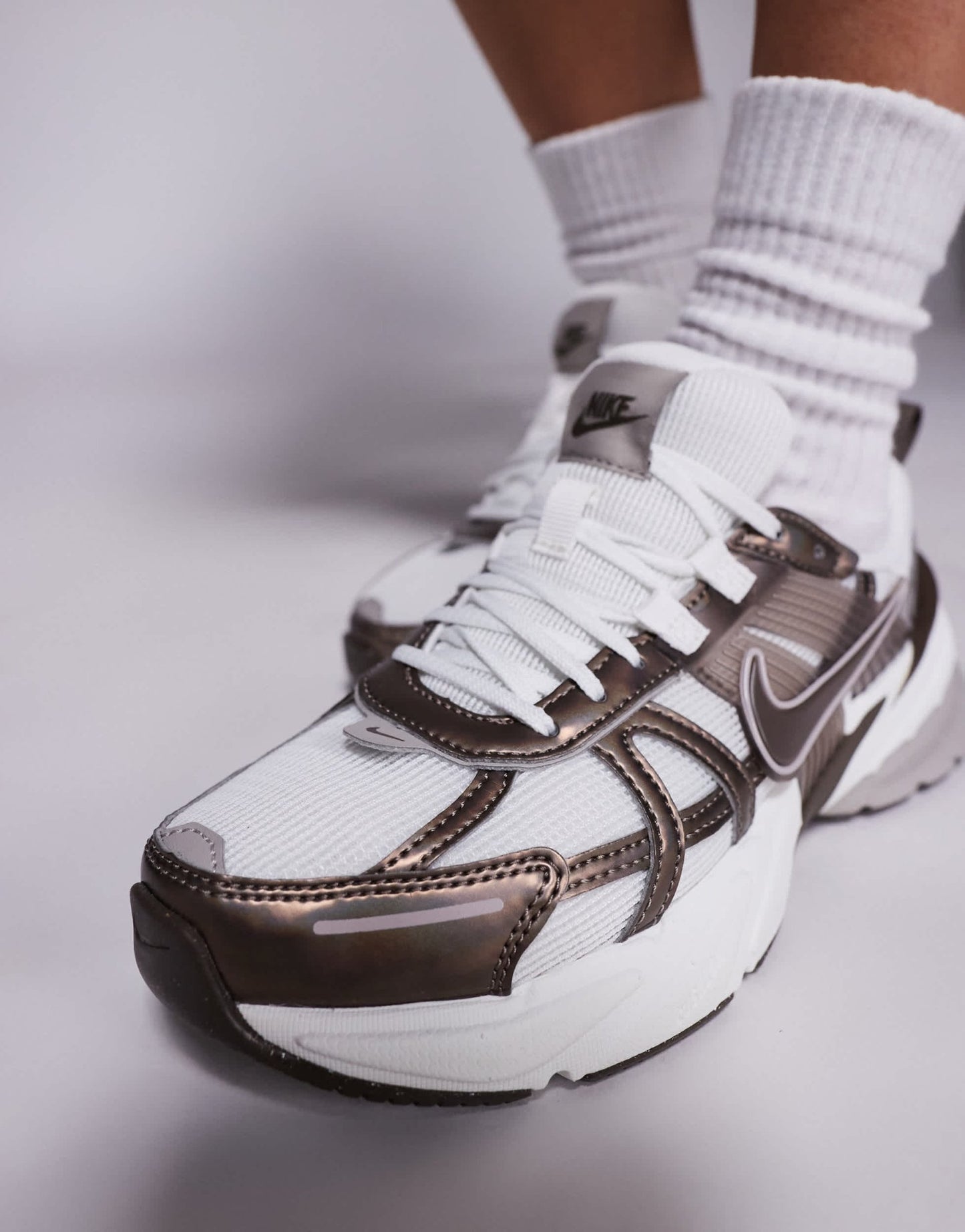 Nike V2K Run trainers in beige and white - ASOS Sample Sale EU Store