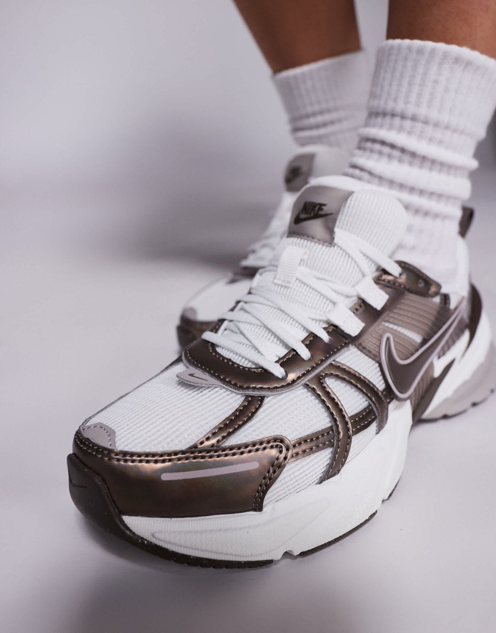Nike V2K Run trainers in beige and white - ASOS Sample Sale EU Store