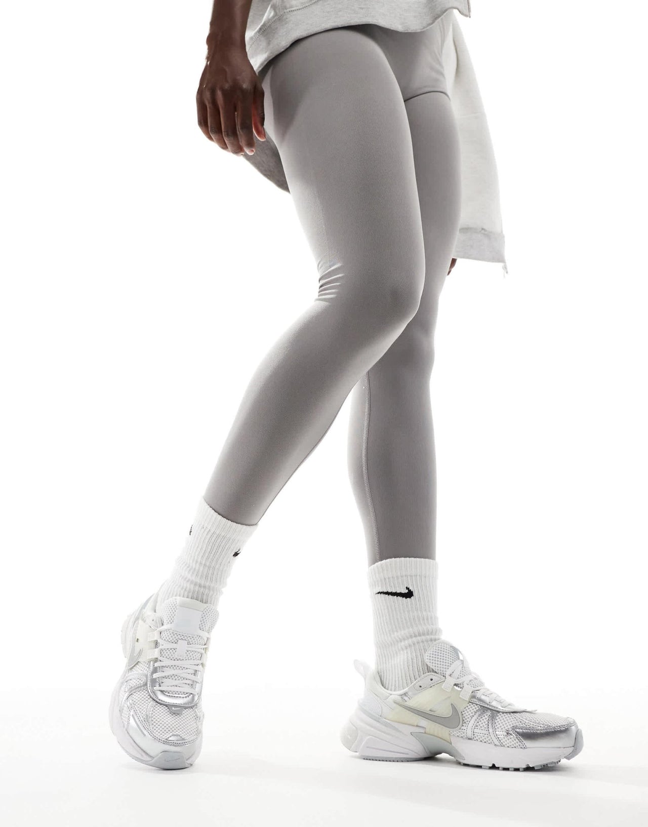 Nike V2K Run trainers in white and silver - ASOS Sample Sale EU Store