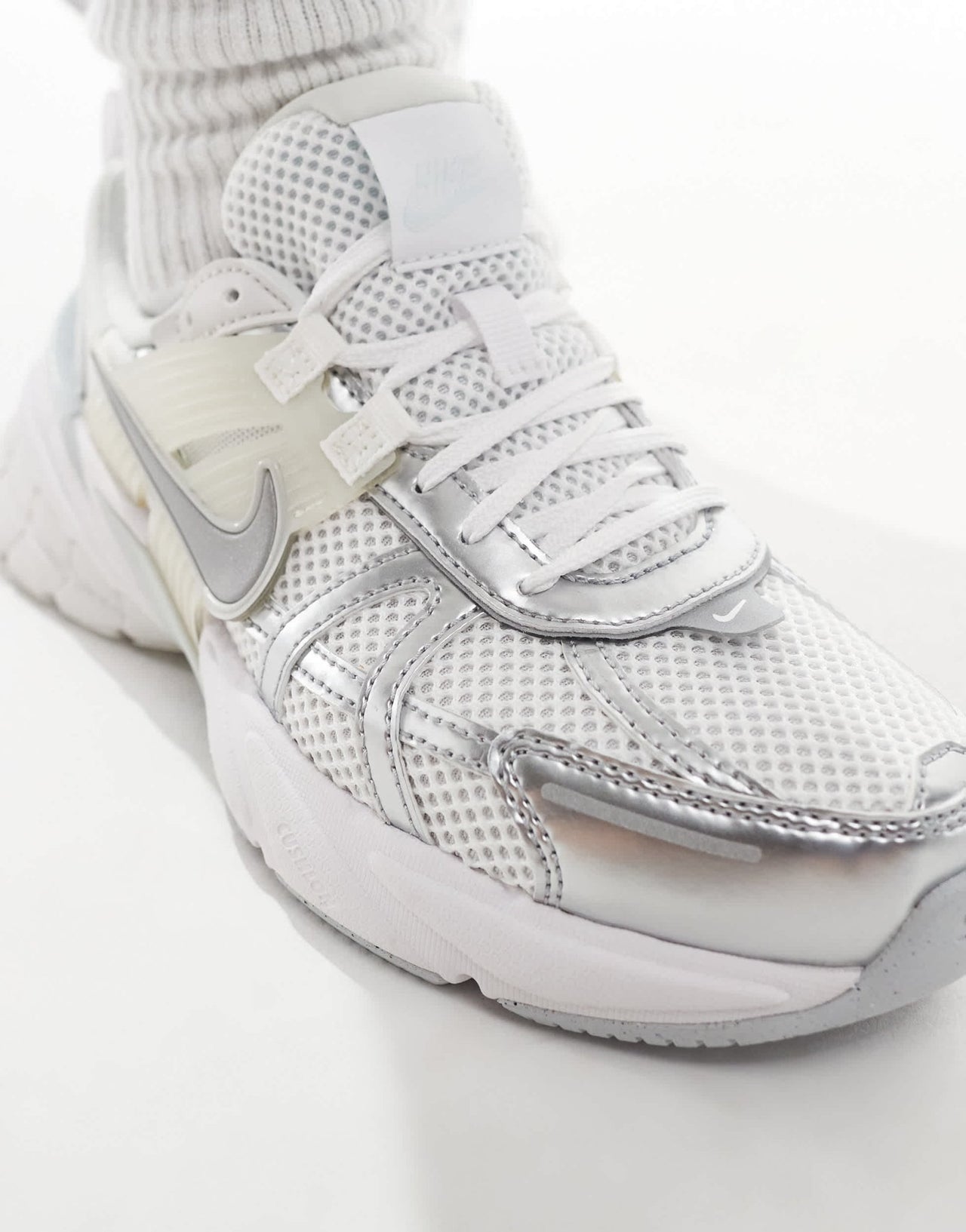 Nike V2K Run trainers in white and silver - ASOS Sample Sale EU Store