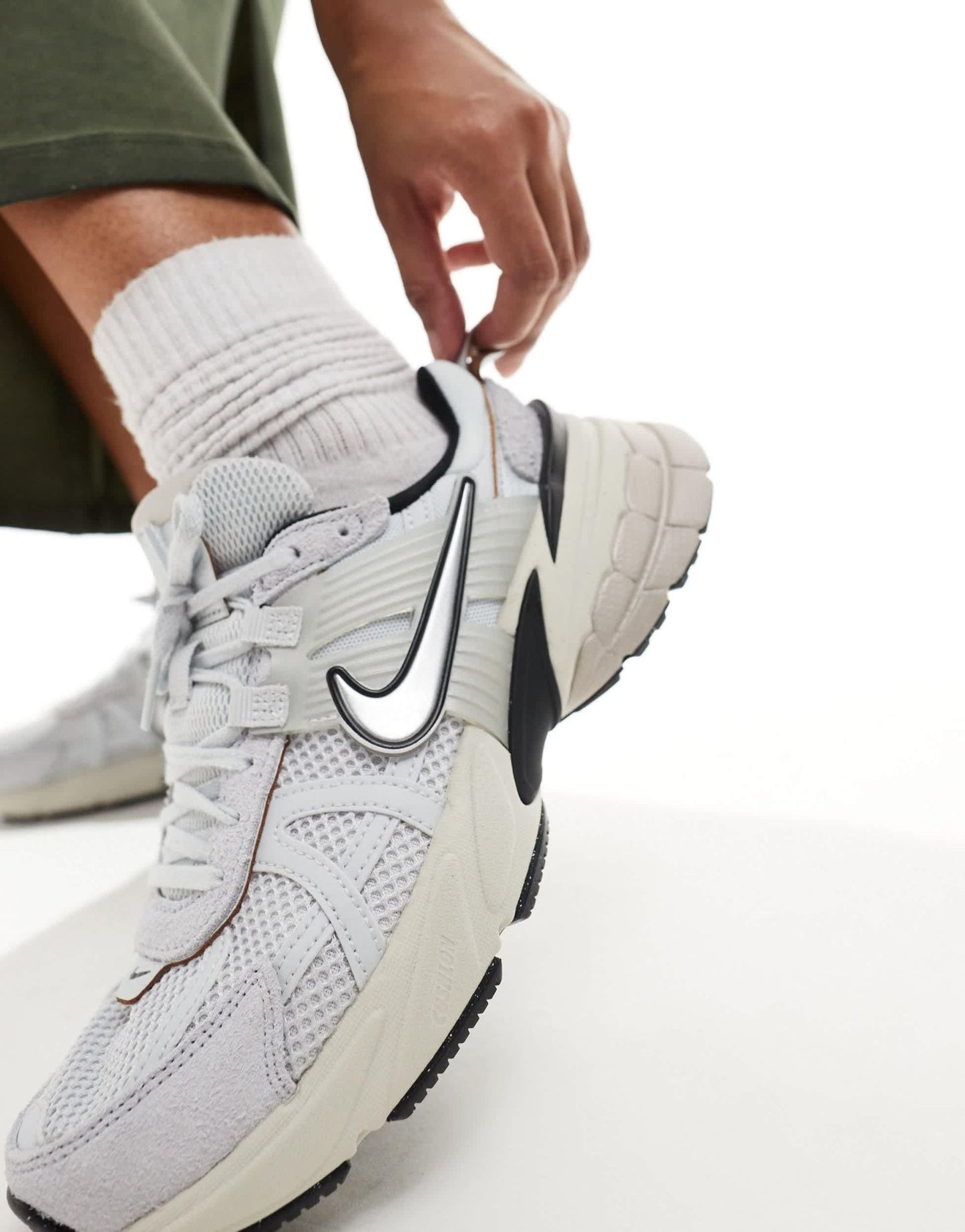 Nike V2K Run unisex trainers in white and black - ASOS Sample Sale EU Store