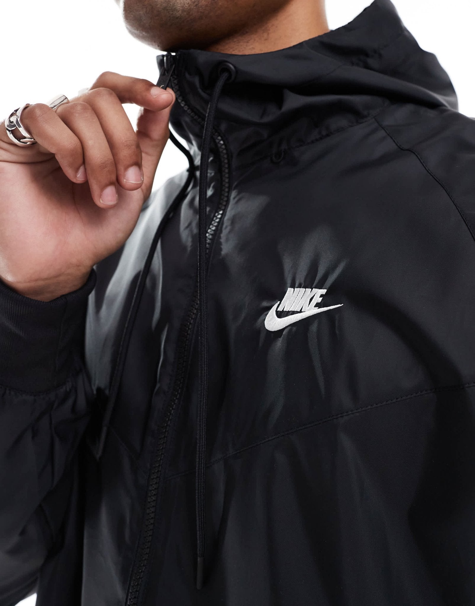 Nike windrunner jacket in black - ASOS Sample Sale EU Store