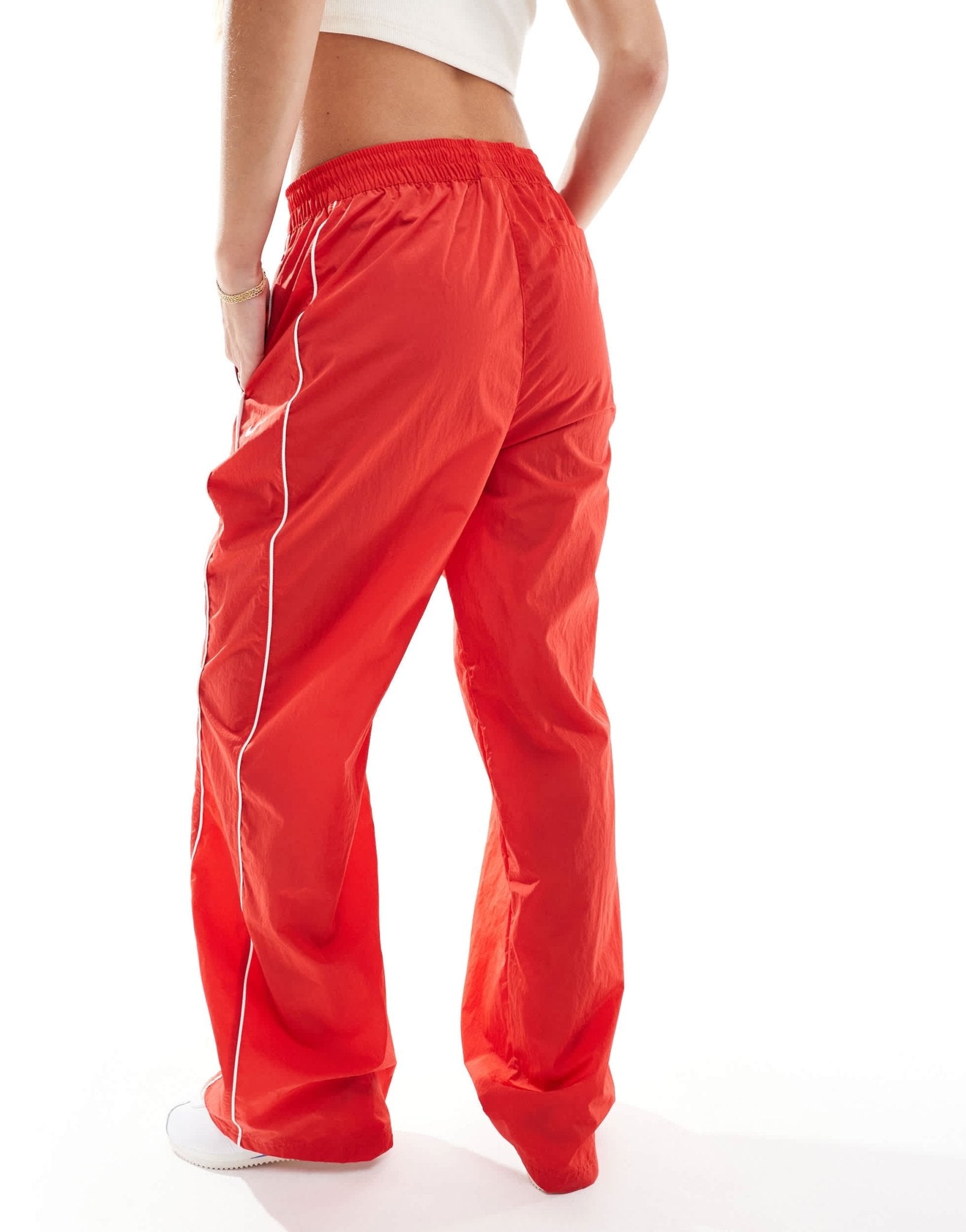 Nike windrunner trackpant in red - RED - ASOS Sample Sale EU Store