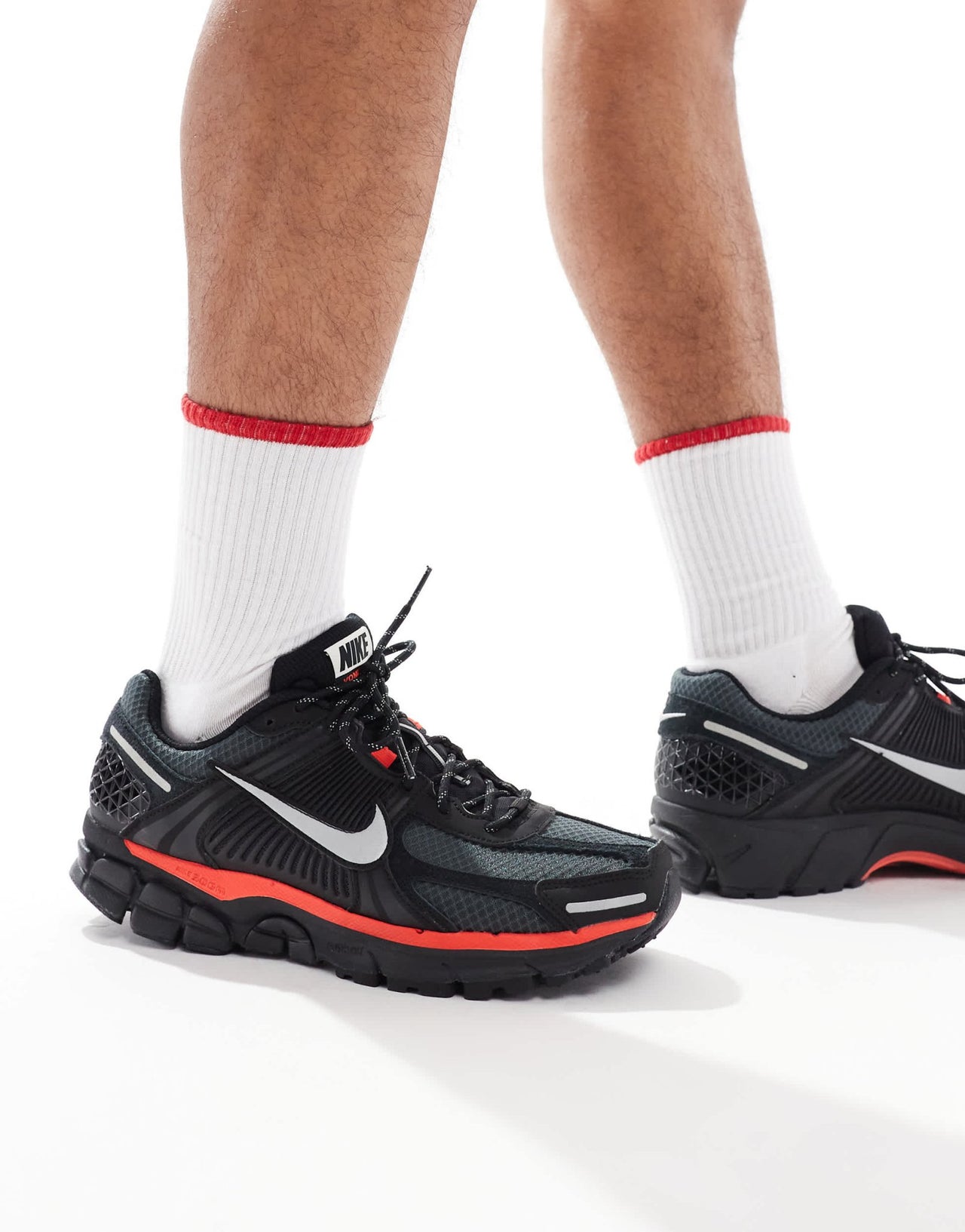 Nike Zoom Vomero 5 trainers in black and metallic silver - ASOS Sample Sale EU Store