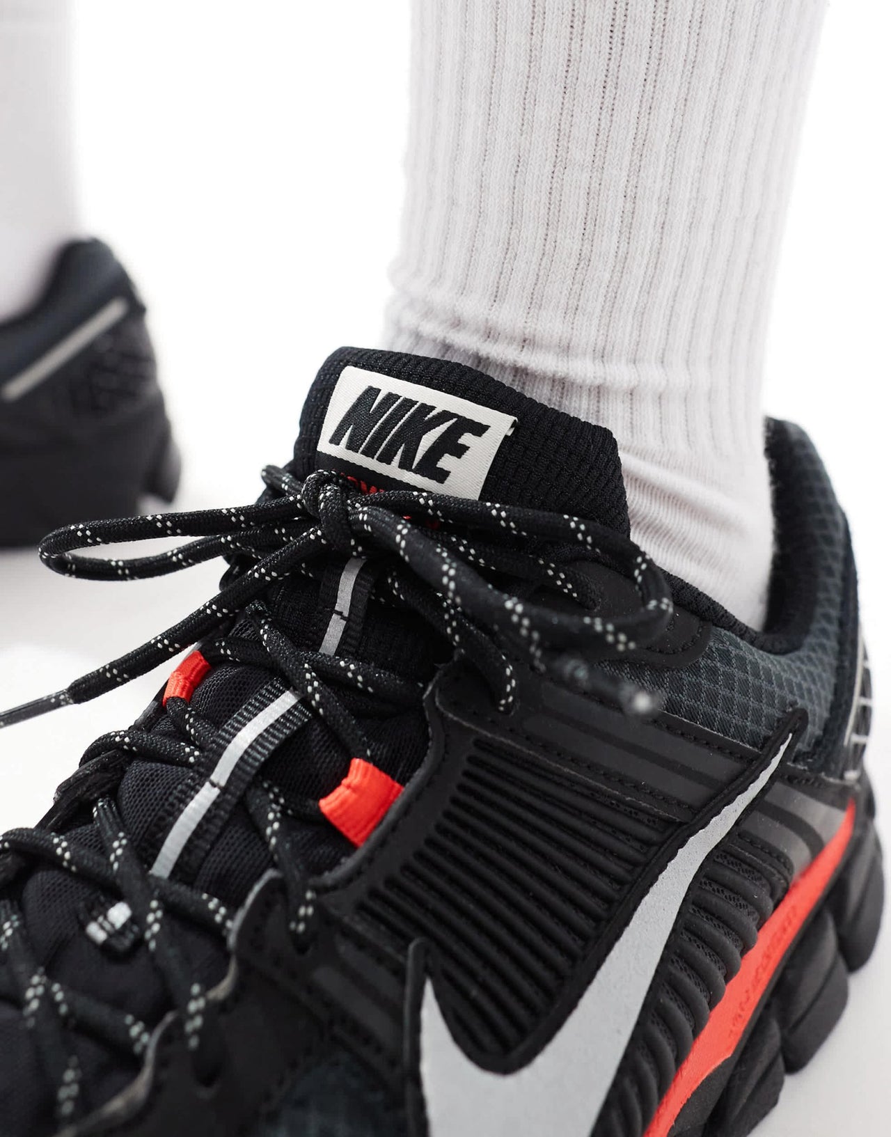 Nike Zoom Vomero 5 trainers in black and metallic silver - ASOS Sample Sale EU Store