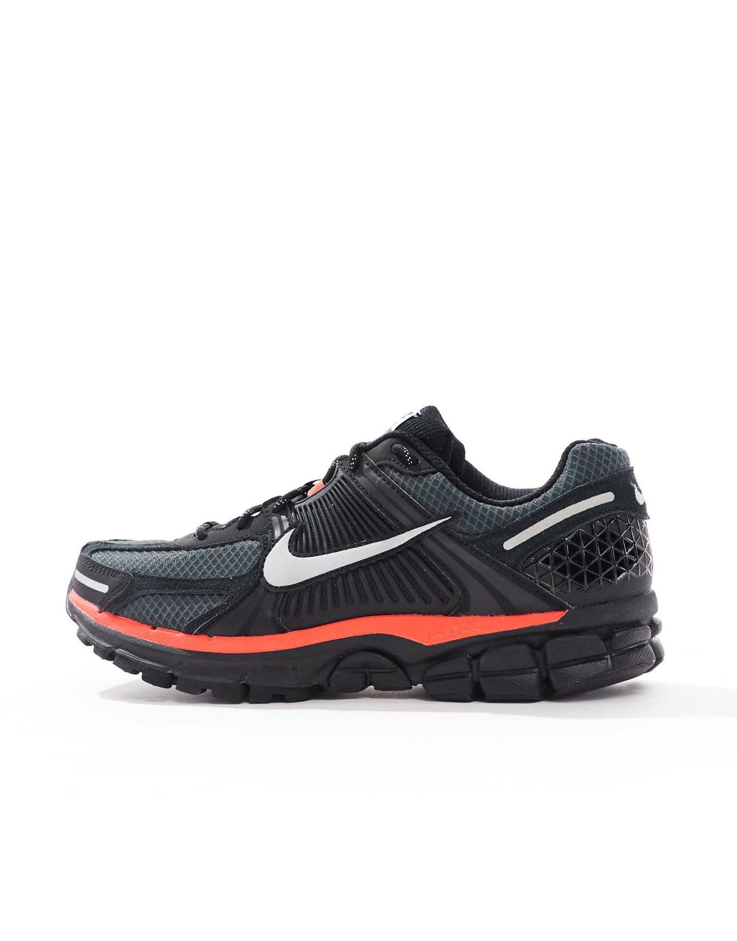 Nike Zoom Vomero 5 trainers in black and metallic silver - ASOS Sample Sale EU Store